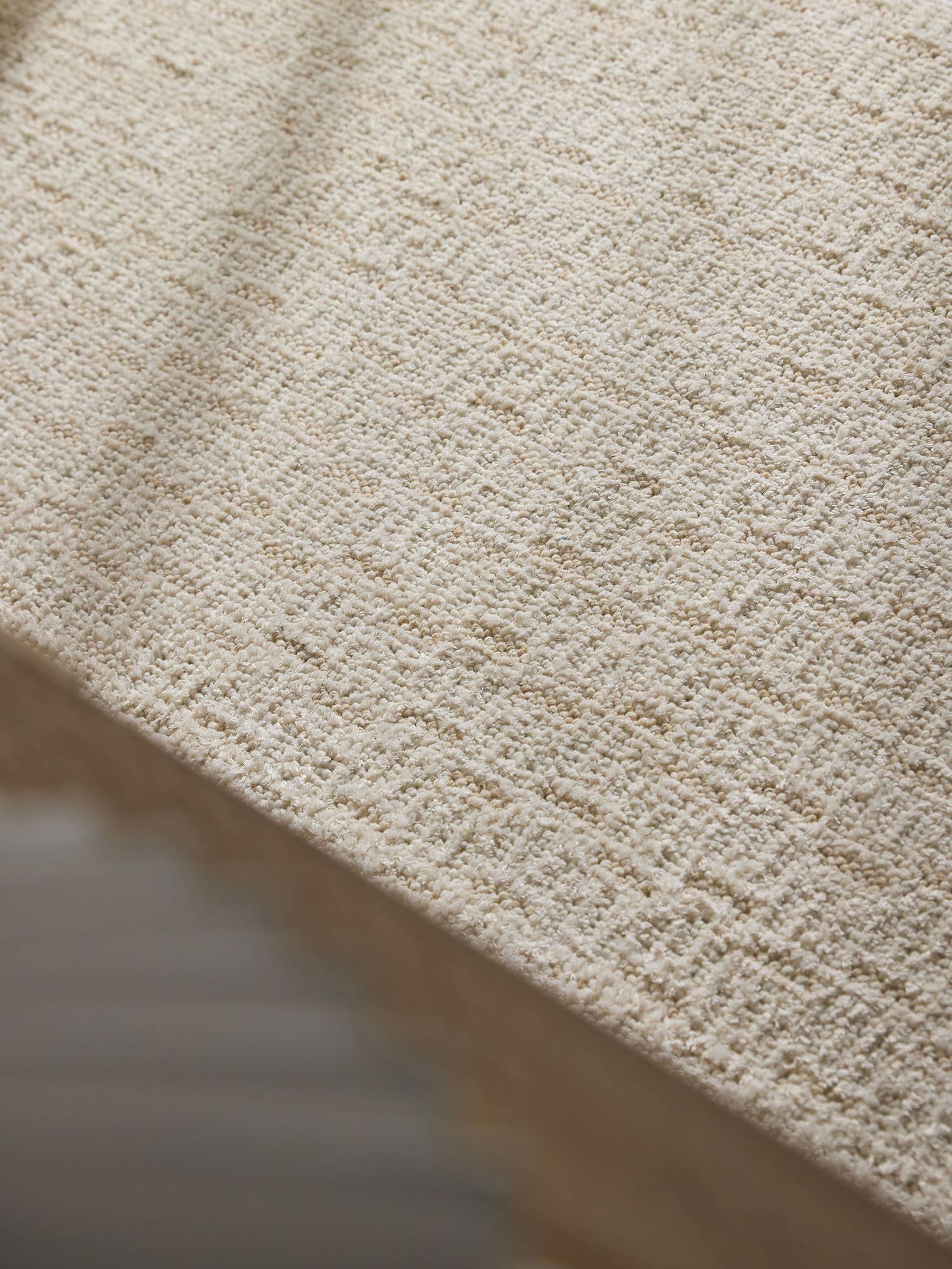 Rug made of 100% Polyester in White with a 11 - 20 mm high pile by benuta Nest
