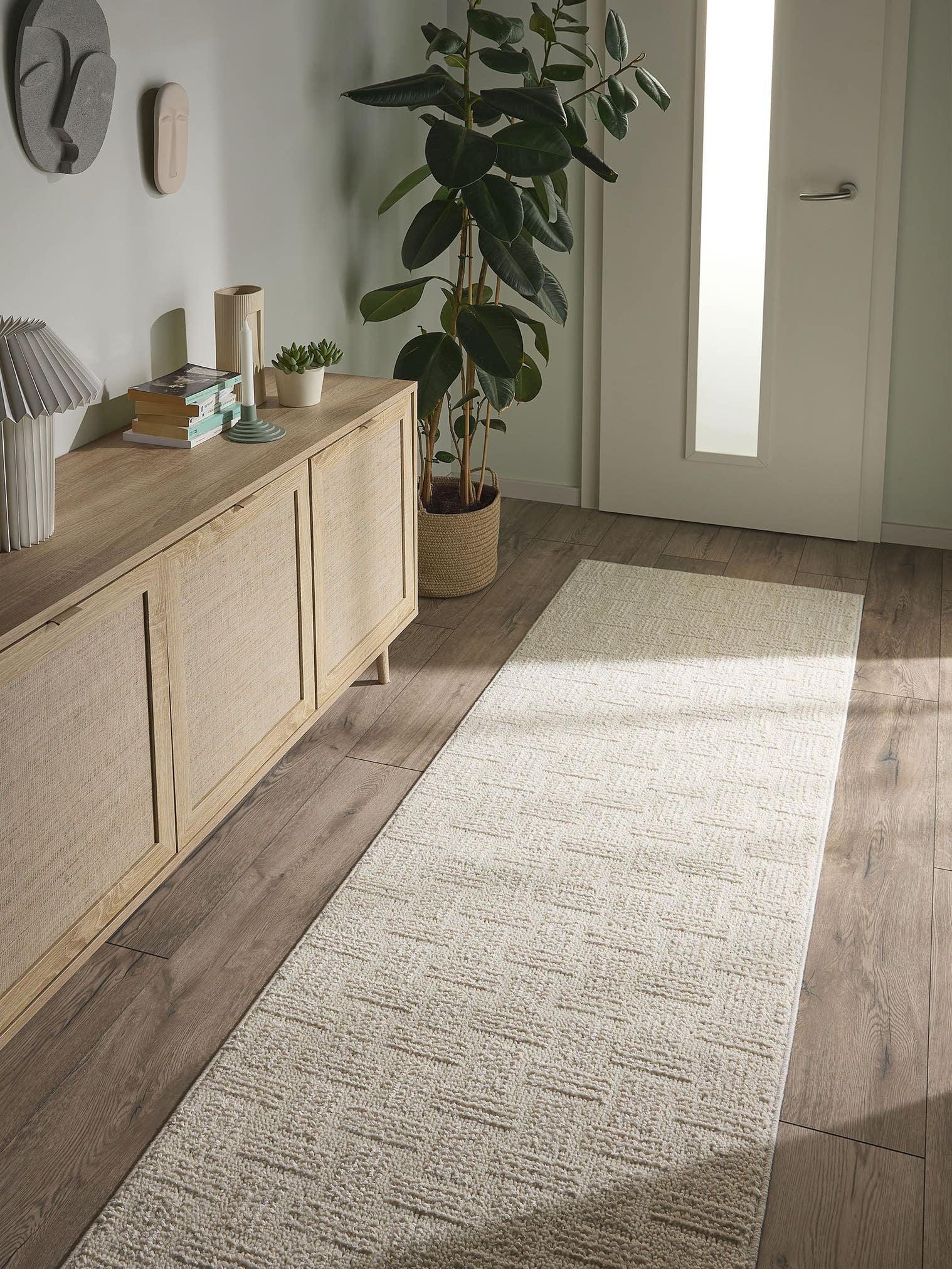 Rug made of 100% Polyester in White with a 11 - 20 mm high pile by benuta Nest