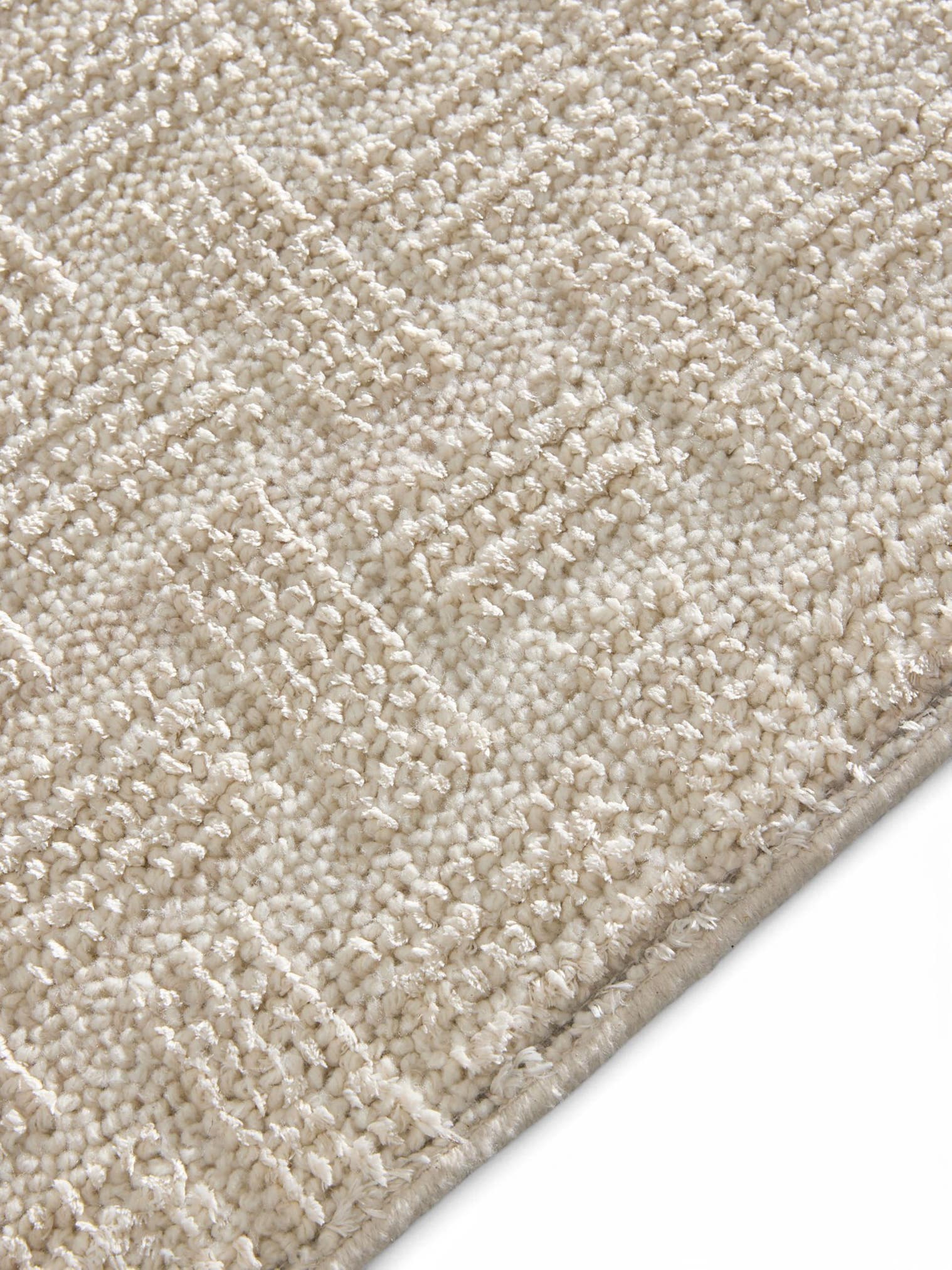 Rug made of 100% Polyester in White with a 11 - 20 mm high pile by benuta Nest