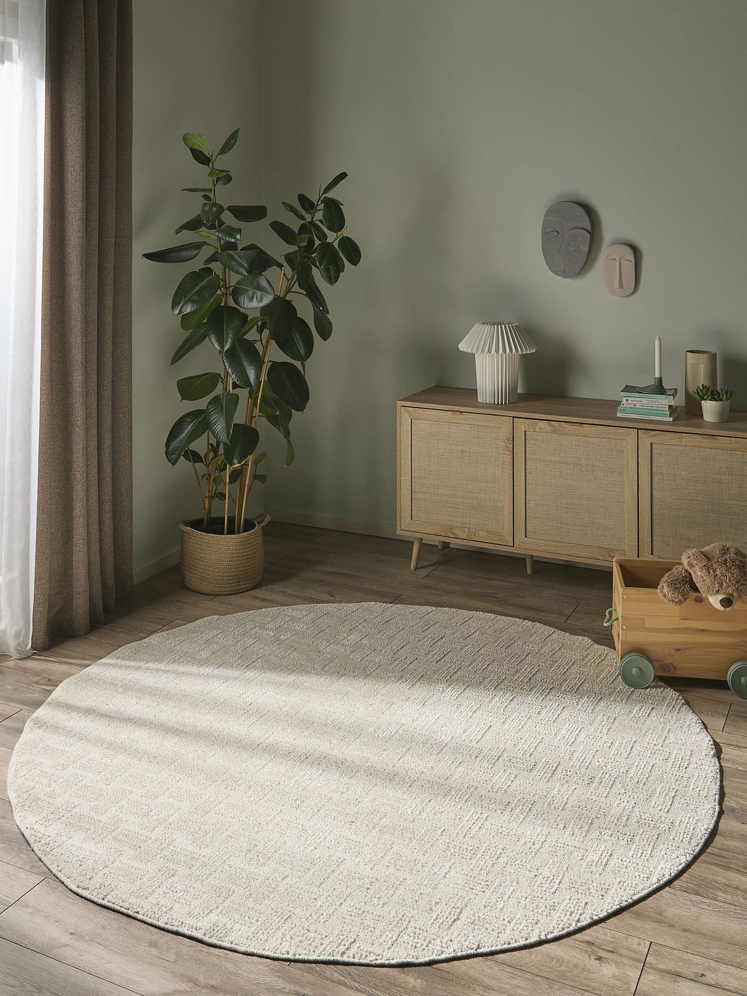 Teppich aus 100% Polyester in Weiß mit 11 bis 20 mm hohem Flor von benuta Nest