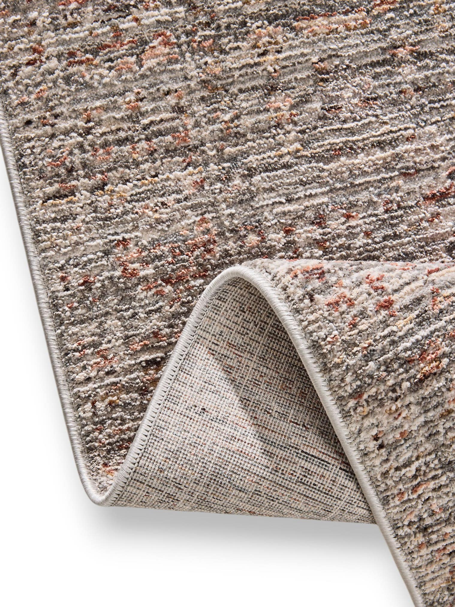 Teppich aus 100% Polyester in Grau mit bis 5 mm hohem Flor von benuta Nest