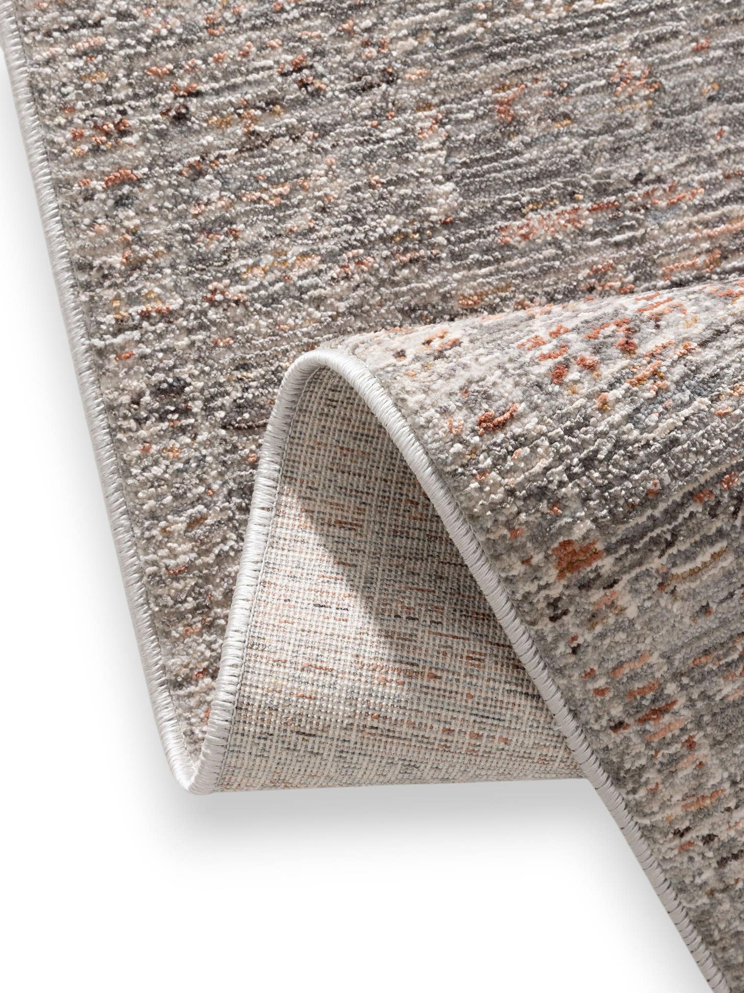 Teppich aus 100% Polyester in Grau mit bis 5 mm hohem Flor von benuta Nest