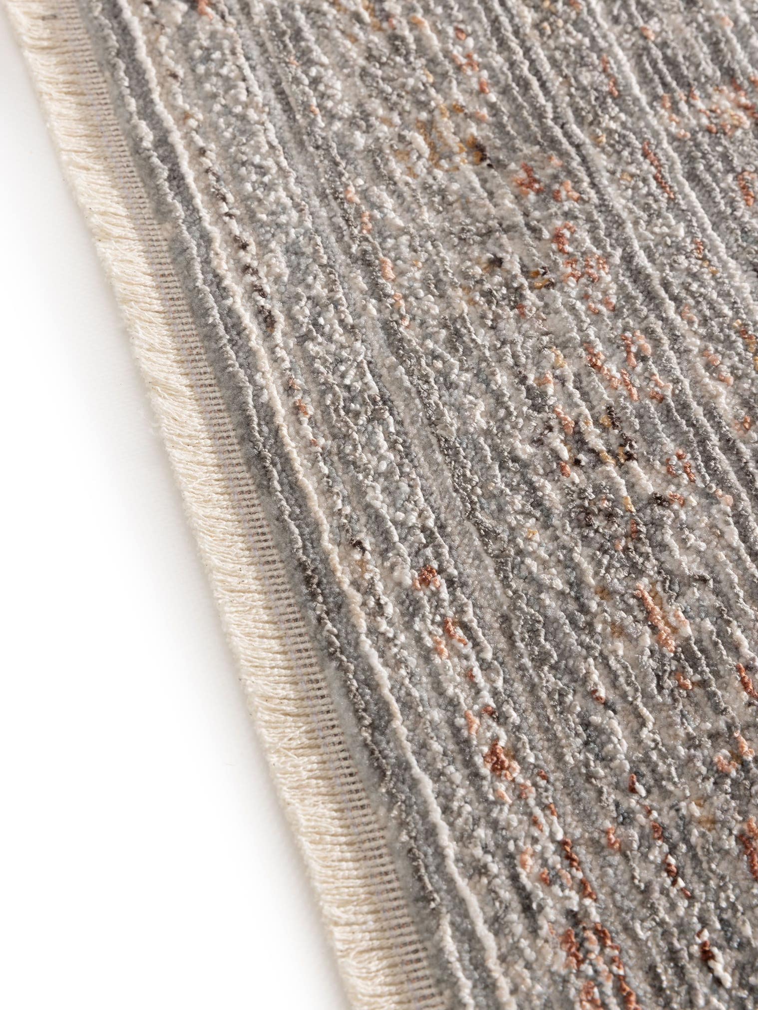 Teppich aus 100% Polyester in Grau mit bis 5 mm hohem Flor von benuta Nest