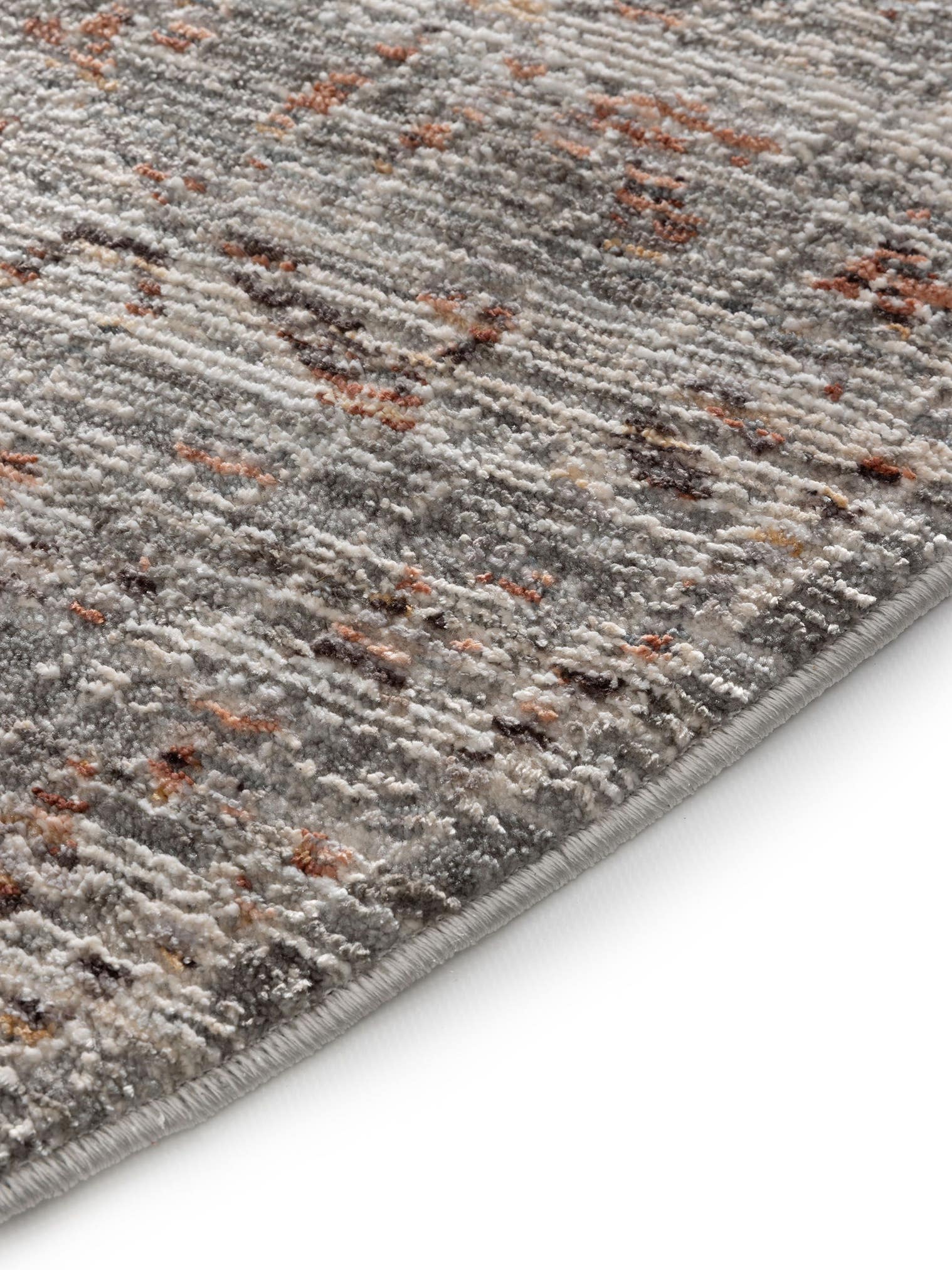 Teppich aus 100% Polyester in Grau mit bis 5 mm hohem Flor von benuta Nest
