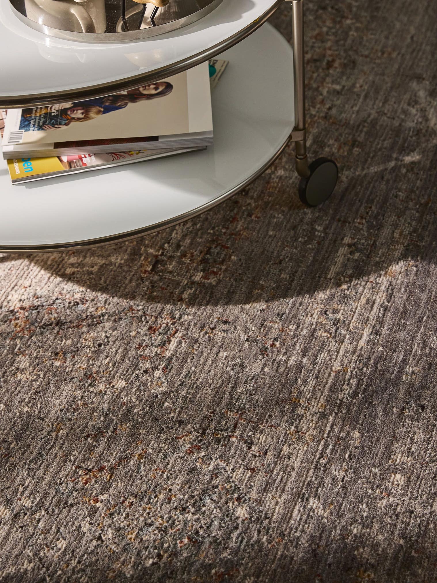 Teppich aus 100% Polyester in Grau mit bis 5 mm hohem Flor von benuta Nest