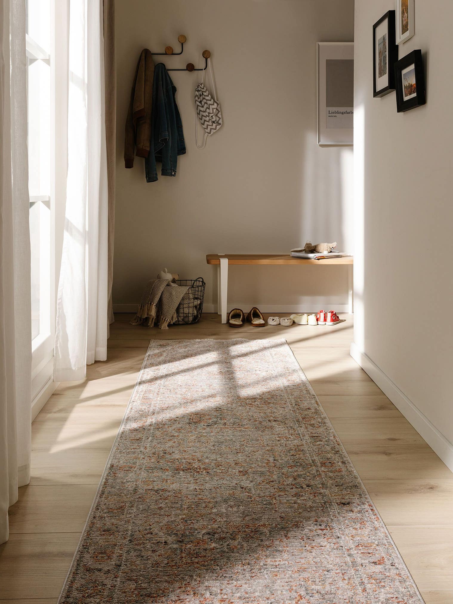 Alfombra de 100% Poliéster en Gris con un pelo de {{Placeholder_Pile Height}} de altura de benuta Nest