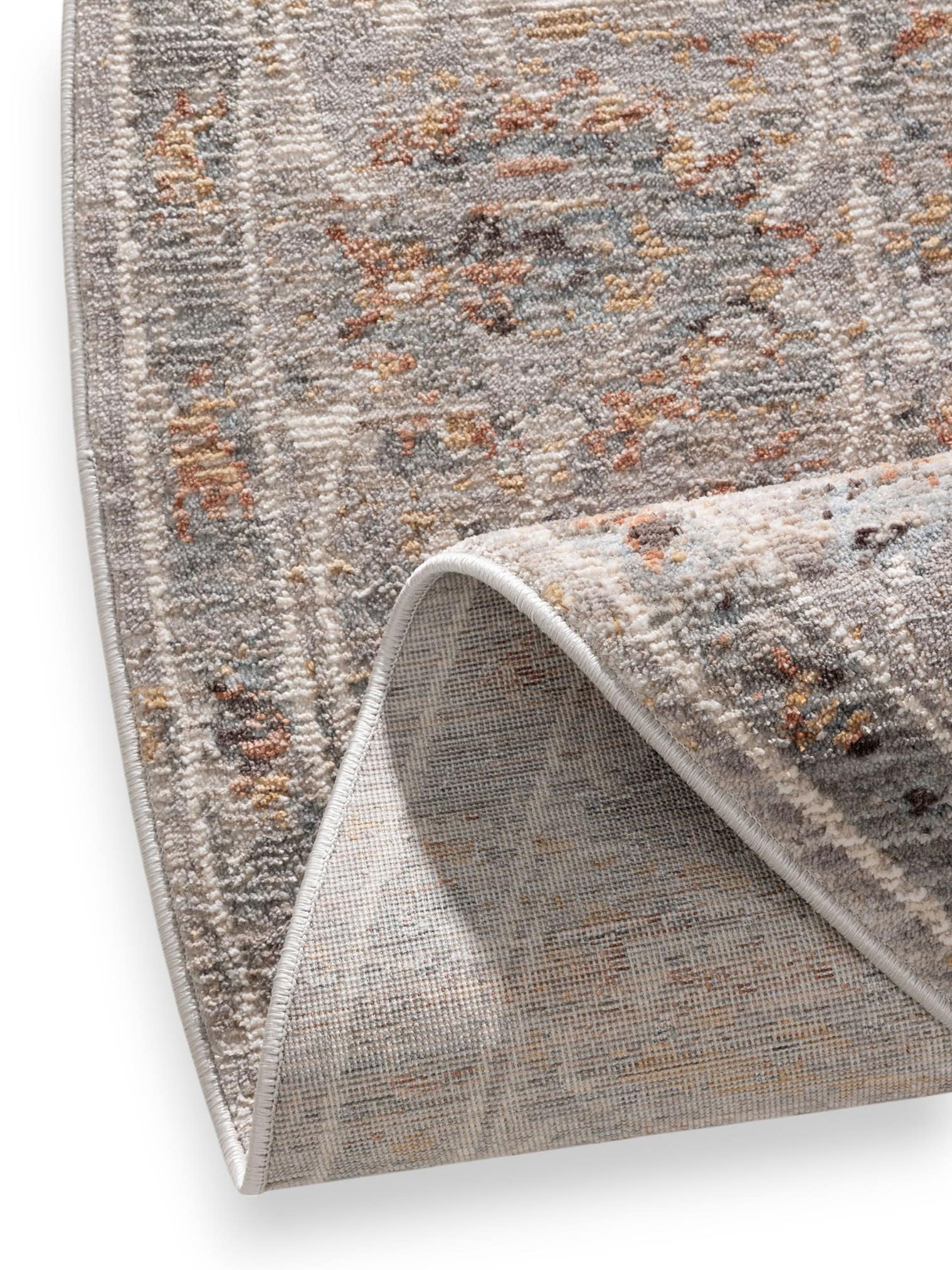 Teppich aus 100% Polyester in Grau mit bis 5 mm hohem Flor von benuta Nest