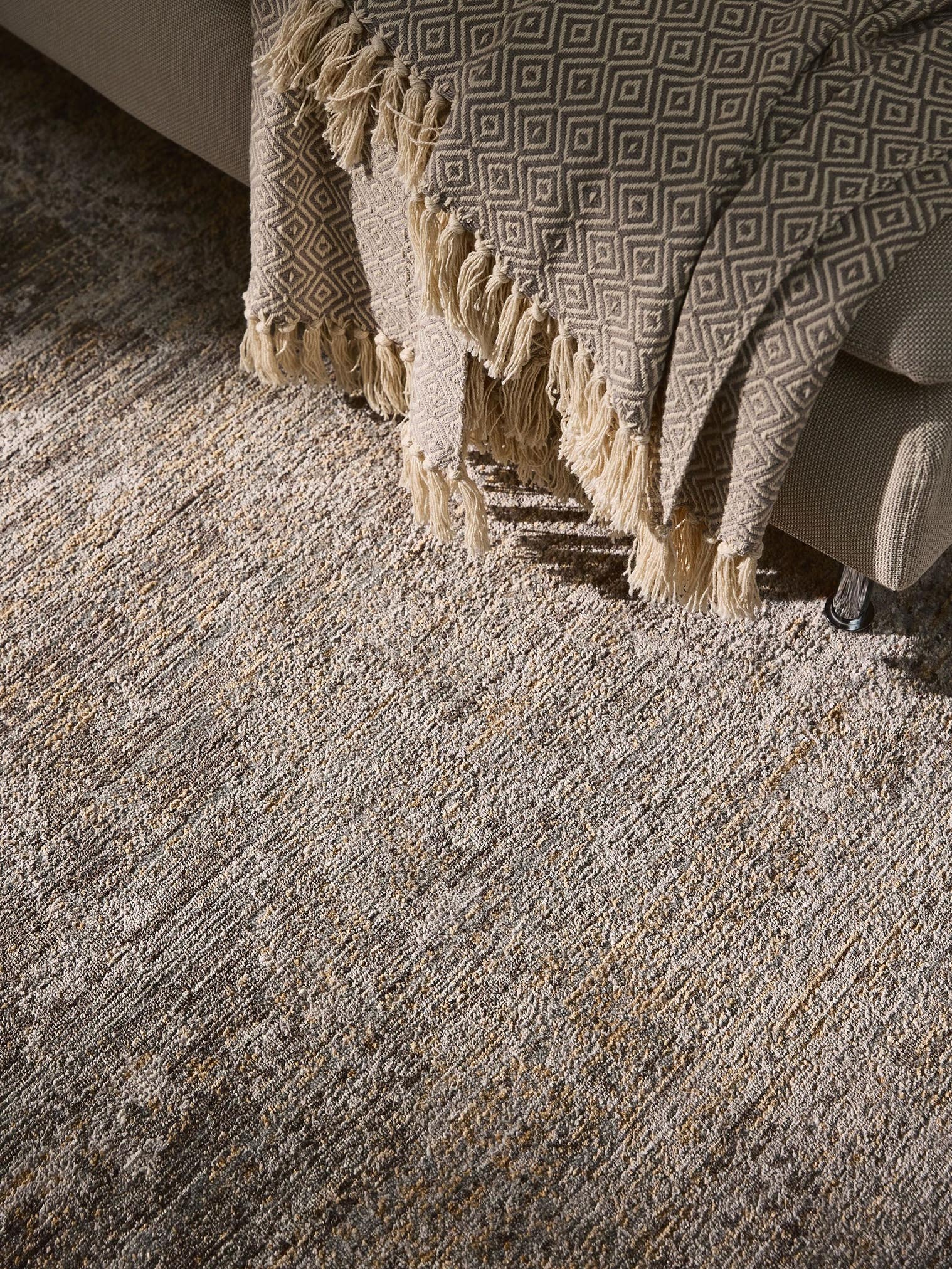 Tapis en 100% Polyester en Gris avec une pile de 1- 5 mm de hauteur de benuta Nest