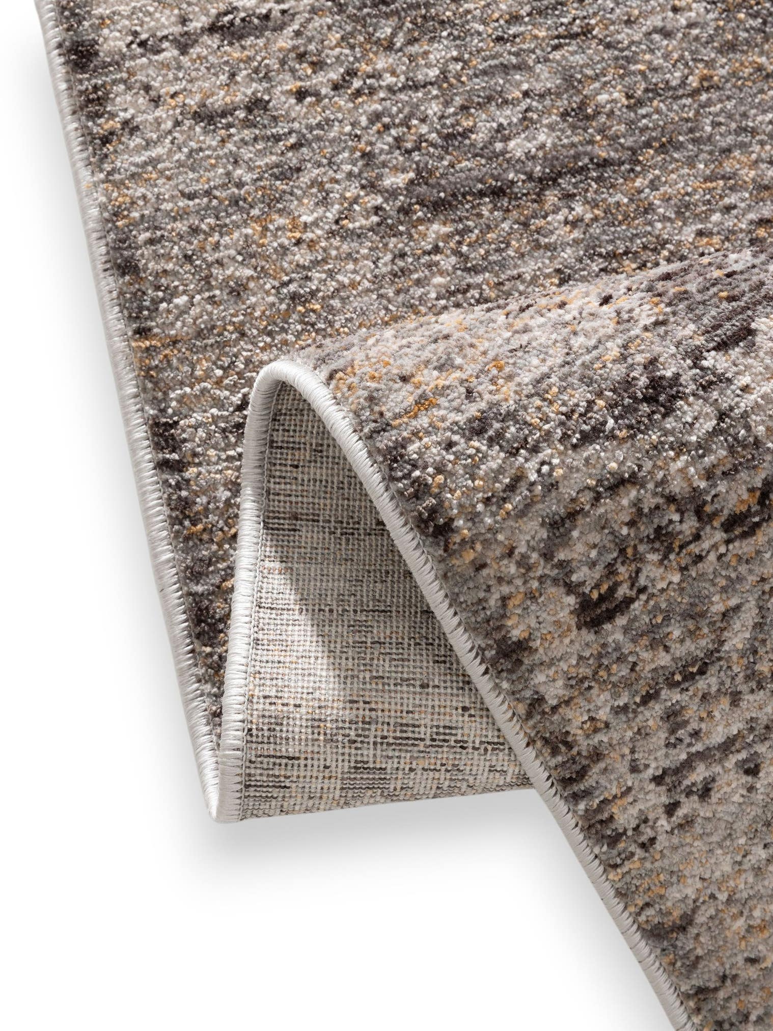 Teppich aus 100% Polyester in Grau mit bis 5 mm hohem Flor von benuta Nest