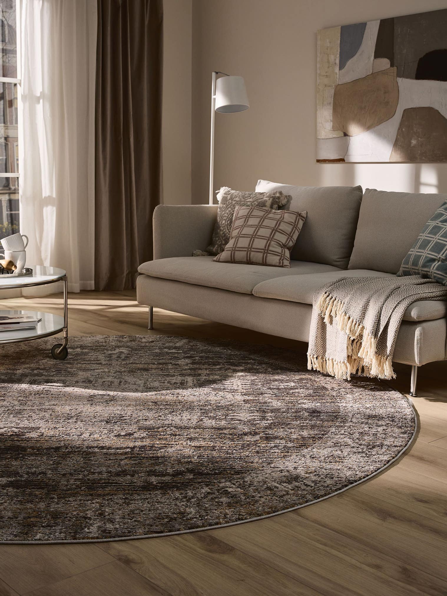 Rug made of 100% Polyester in Grey with a 1- 5 mm high pile by benuta Nest