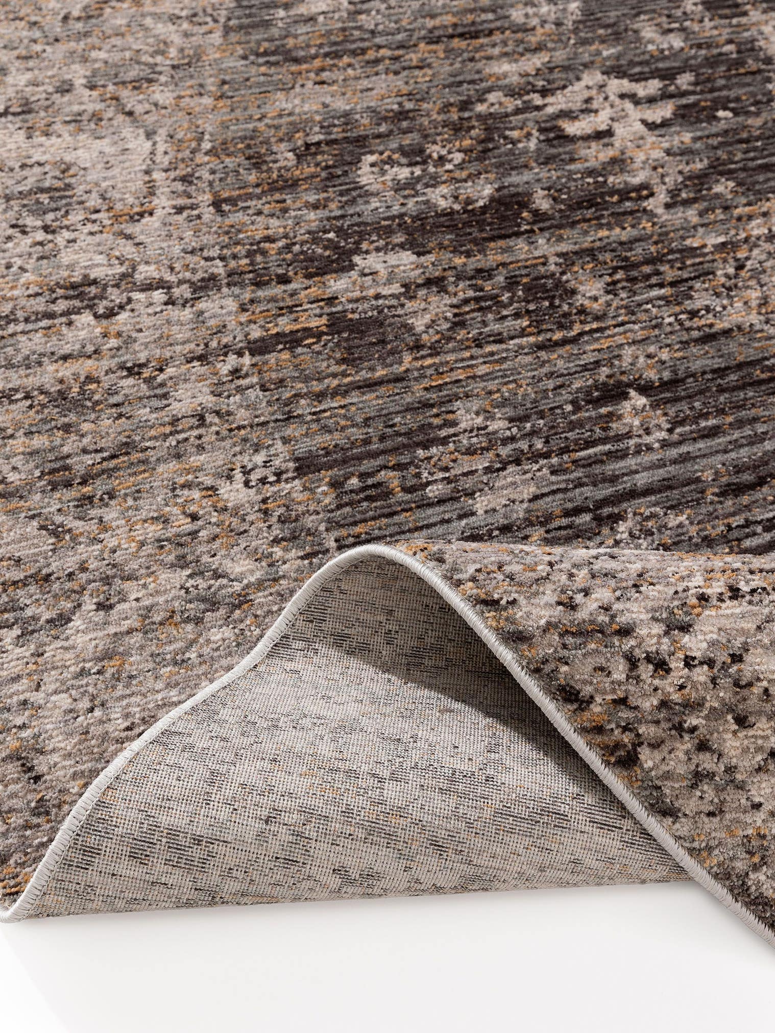 Rug made of 100% Polyester in Grey with a 1- 5 mm high pile by benuta Nest