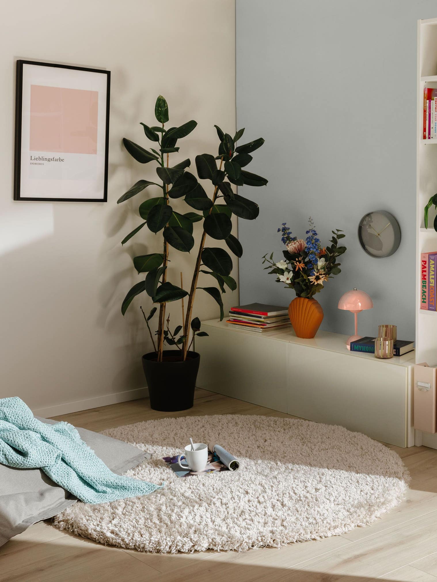 Matta av 100% Polyester i Beige med 41 - 50 mm hög lugg från benuta Pop