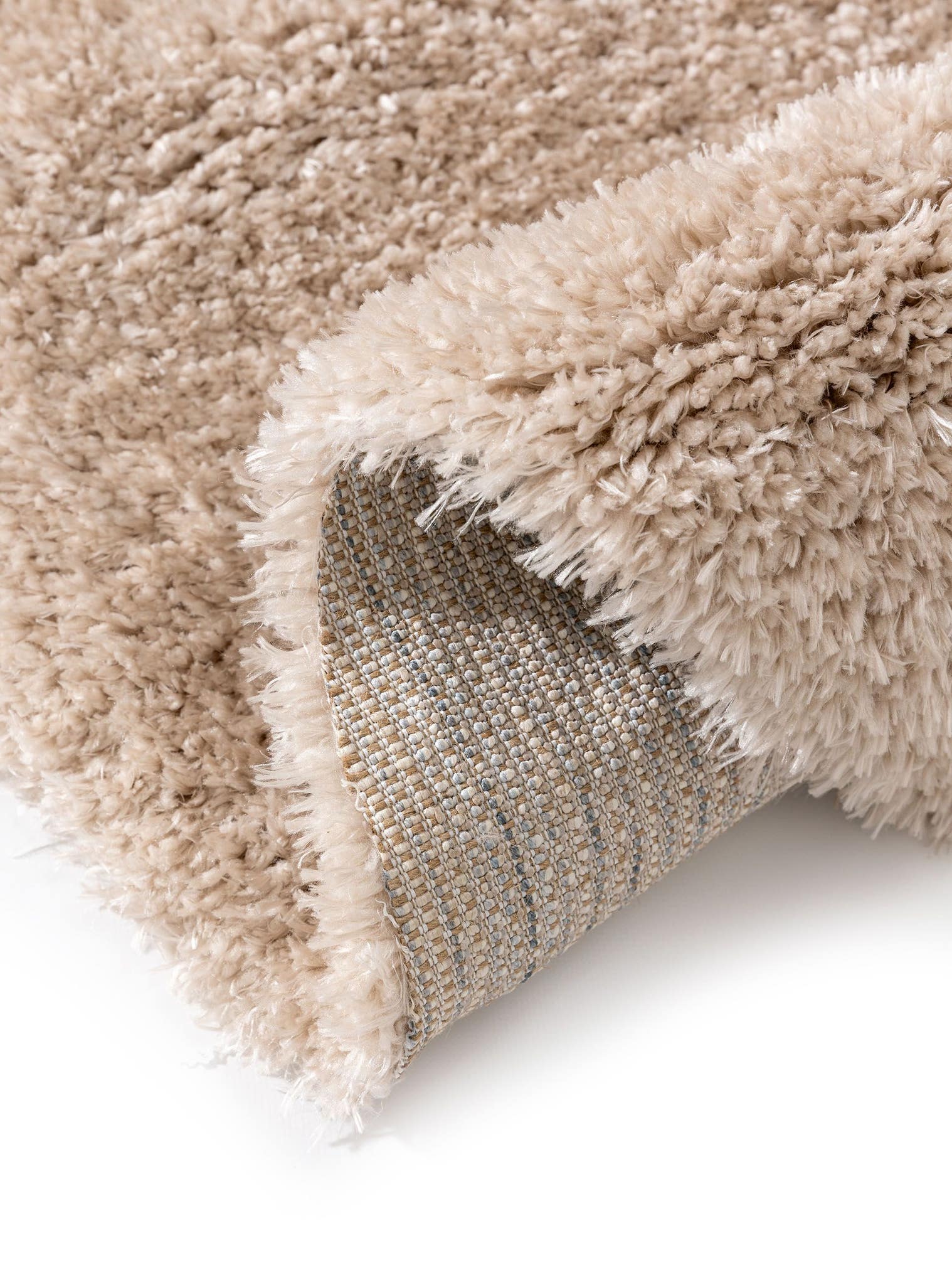 Matta av 100% Polyester i Beige med 41 - 50 mm hög lugg från benuta Pop
