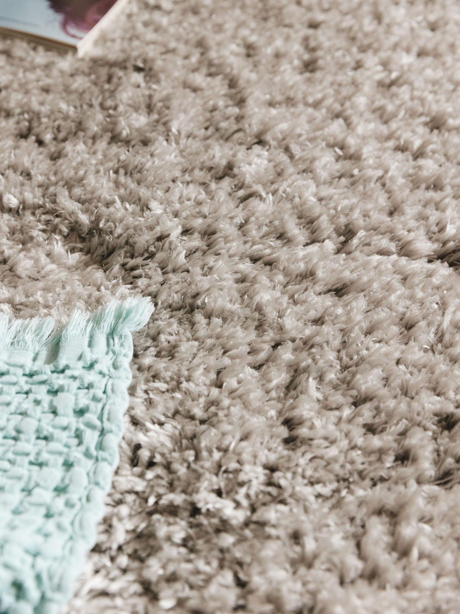 Teppich aus 100% Polyester in Grau mit 41 bis 50 mm hohem Flor von benuta Pop
