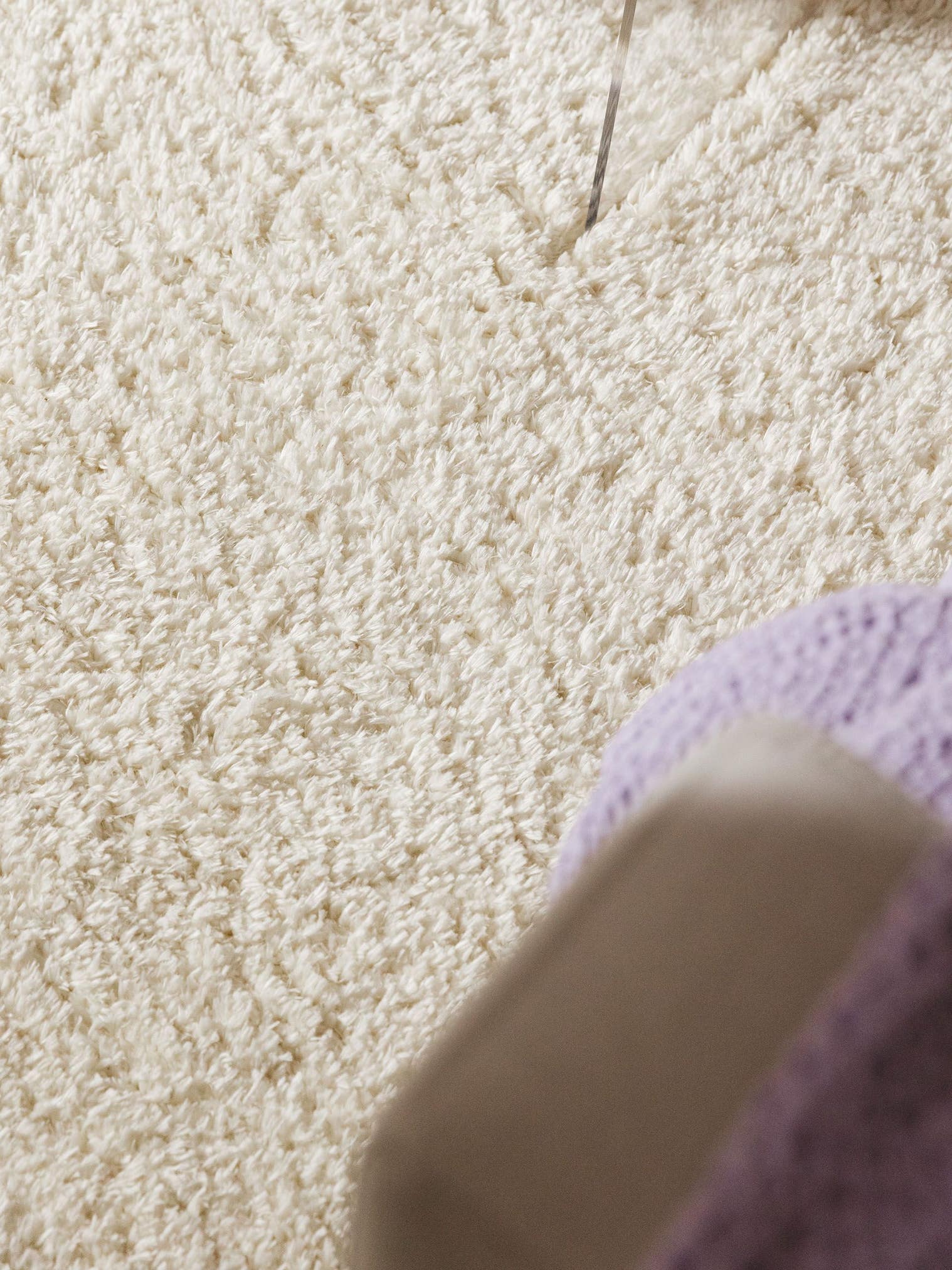 Teppich aus 100% Polyester in Weiß mit 41 bis 50 mm hohem Flor von benuta Pop