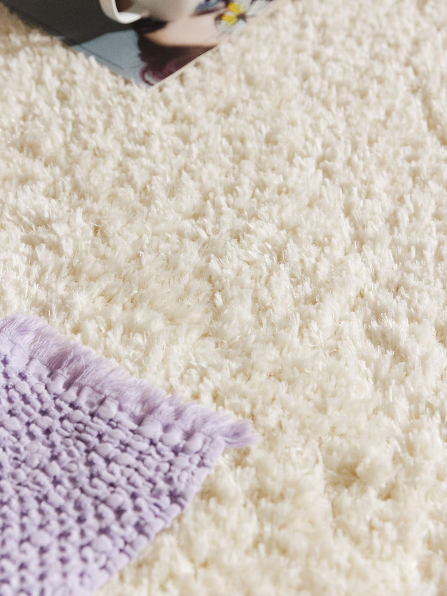 Teppich aus 100% Polyester in Weiß mit 41 bis 50 mm hohem Flor von benuta Pop