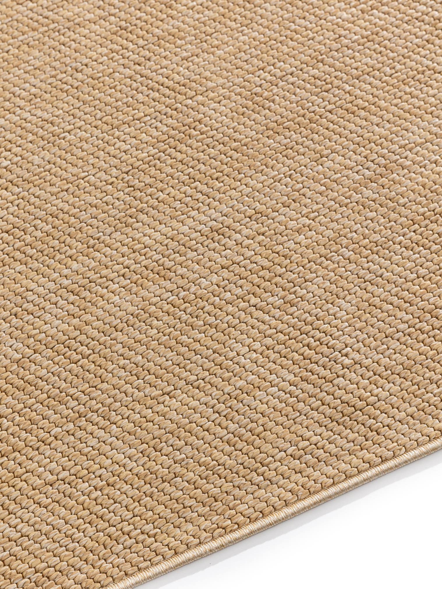 Matta av 100% Polypropylen i Beige med 1- 5 mm hög lugg från benuta Basic