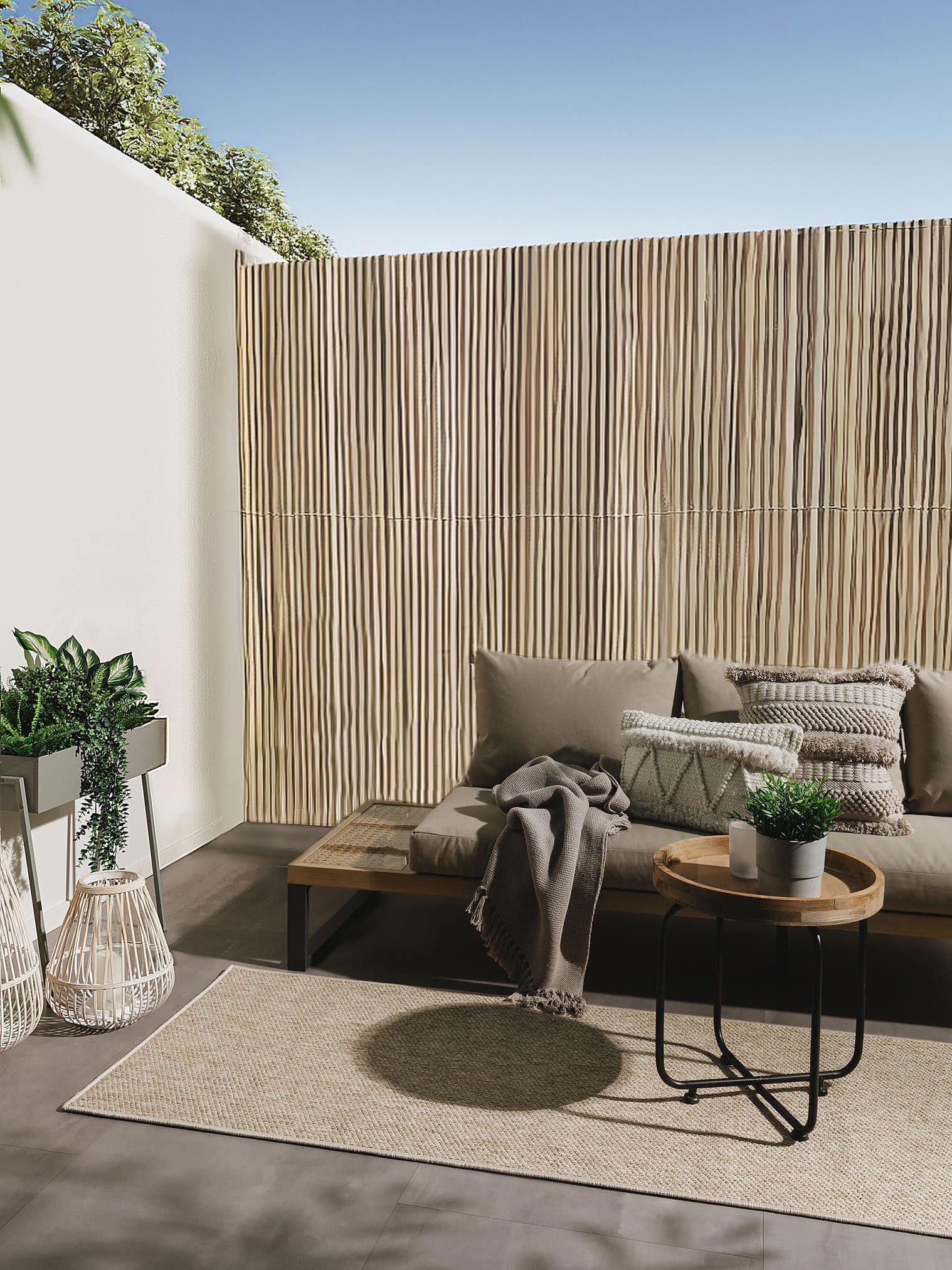 Teppich aus 100% Polypropylen in Beige mit bis 5 mm hohem Flor von benuta Basic