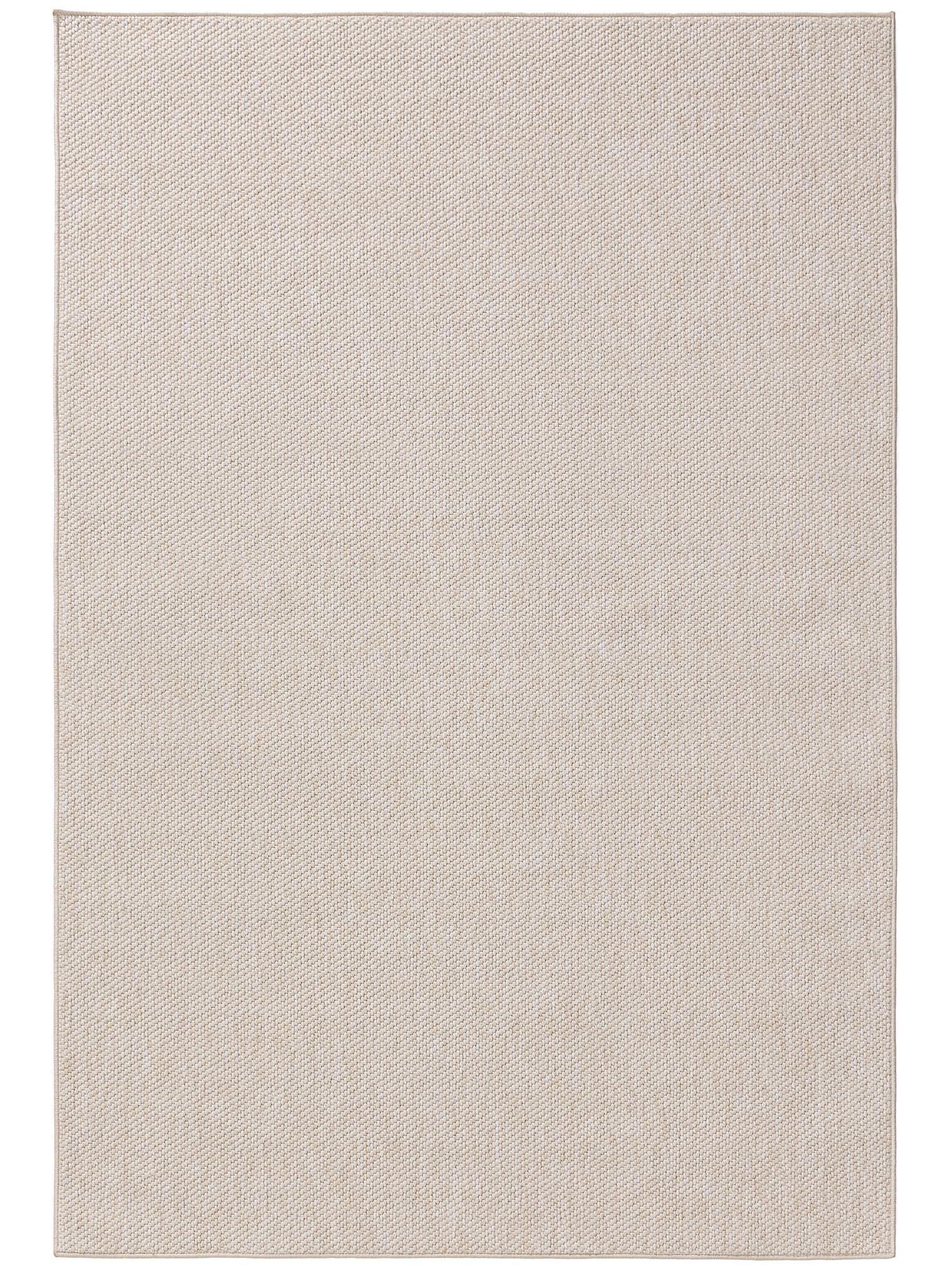 Teppich aus 100% Polypropylen in Weiß mit bis 5 mm hohem Flor von benuta Basic