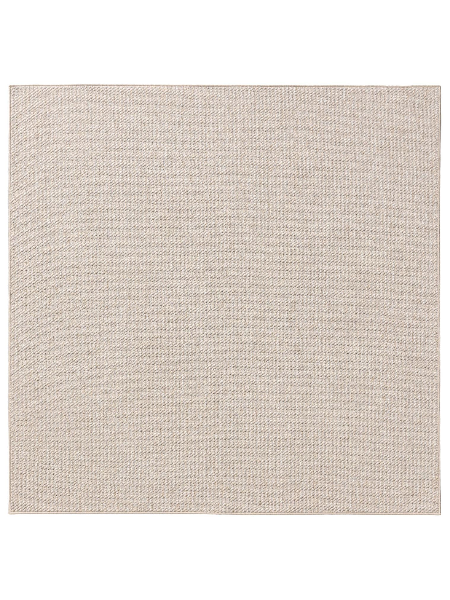 Teppich aus 100% Polypropylen in Weiß mit bis 5 mm hohem Flor von benuta Basic