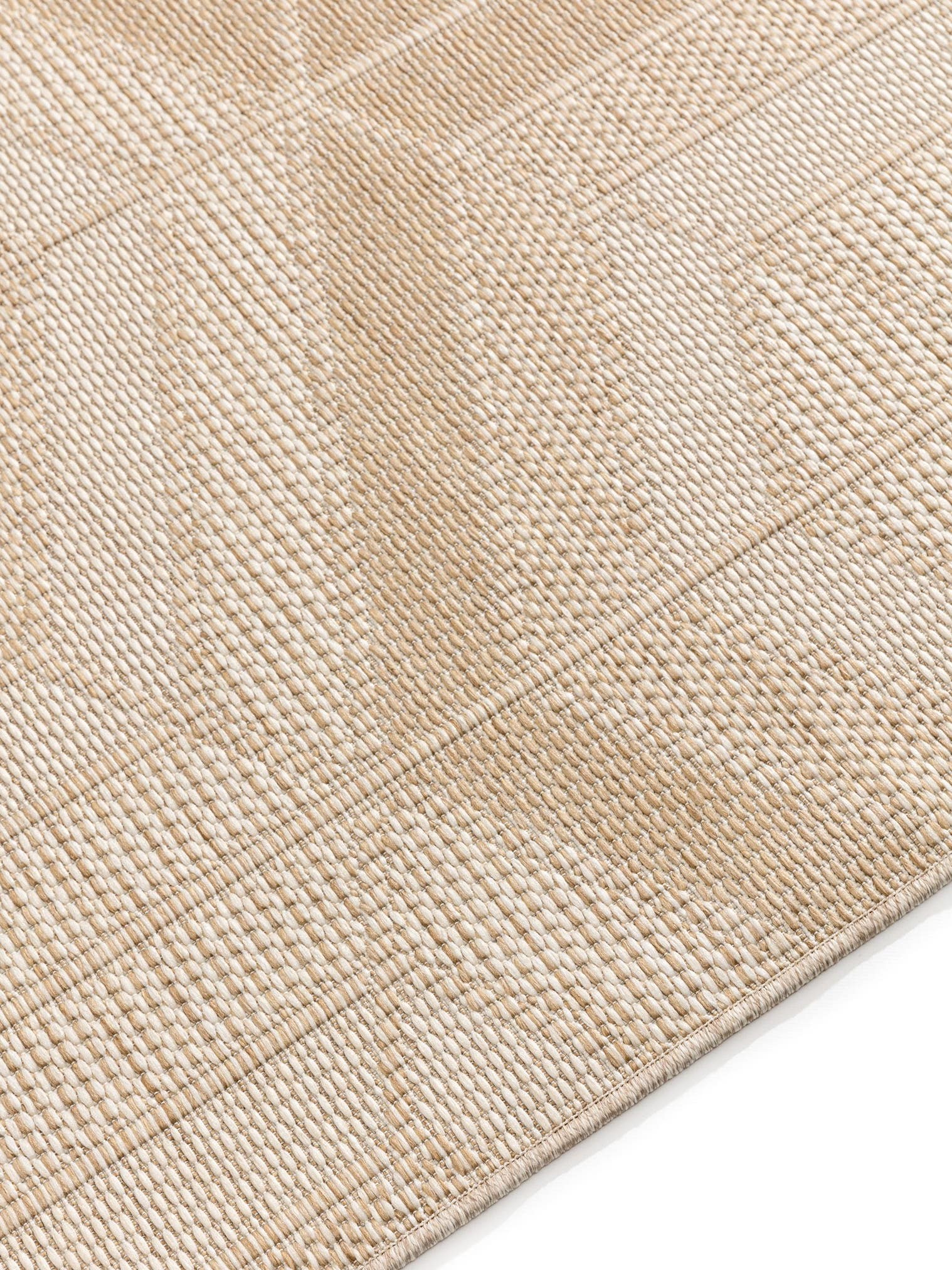 Rug made of 100% Polypropylene in White with a 1- 5 mm high pile by benuta Nest