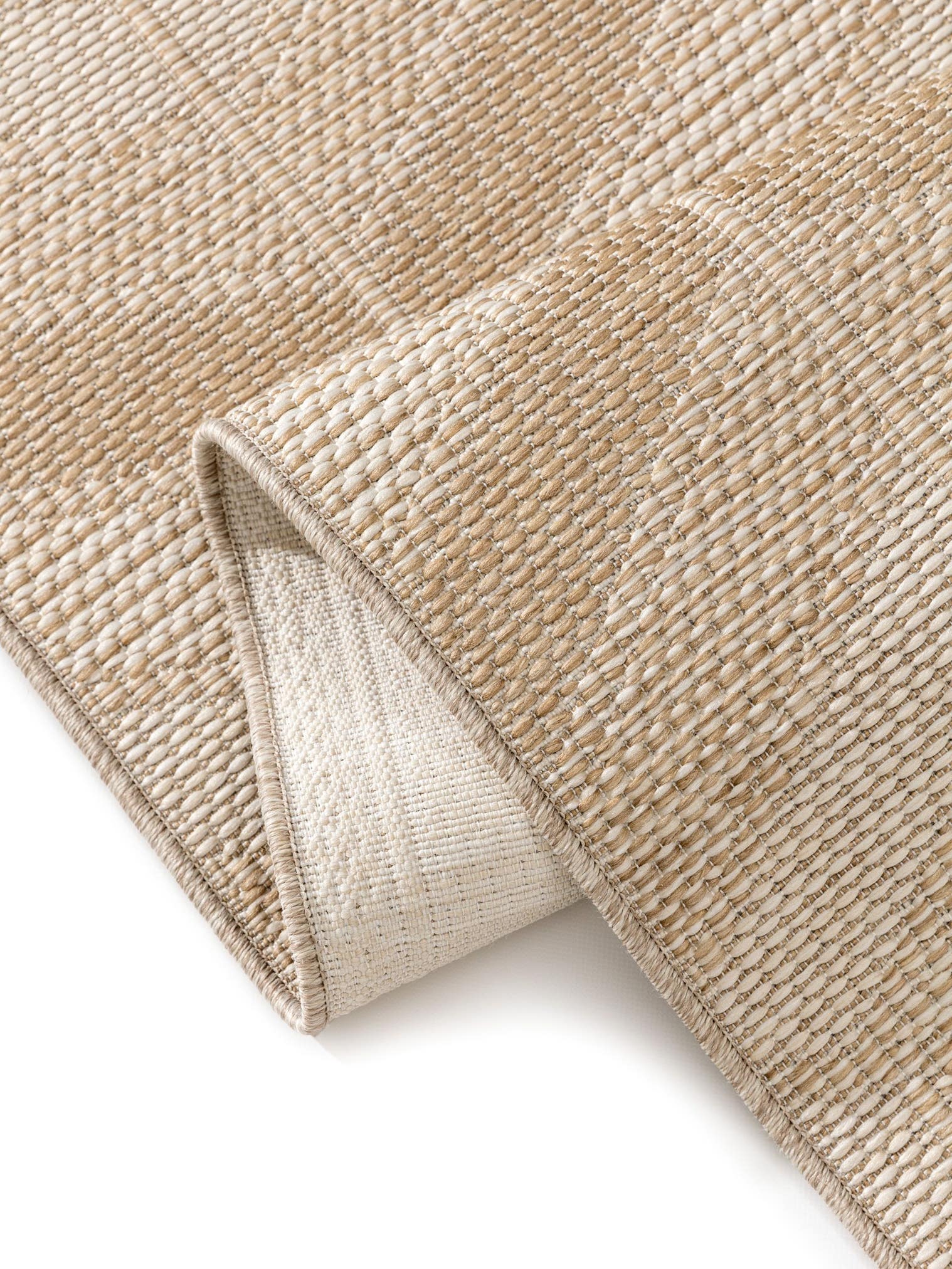 Rug made of 100% Polypropylene in White with a 1- 5 mm high pile by benuta Nest