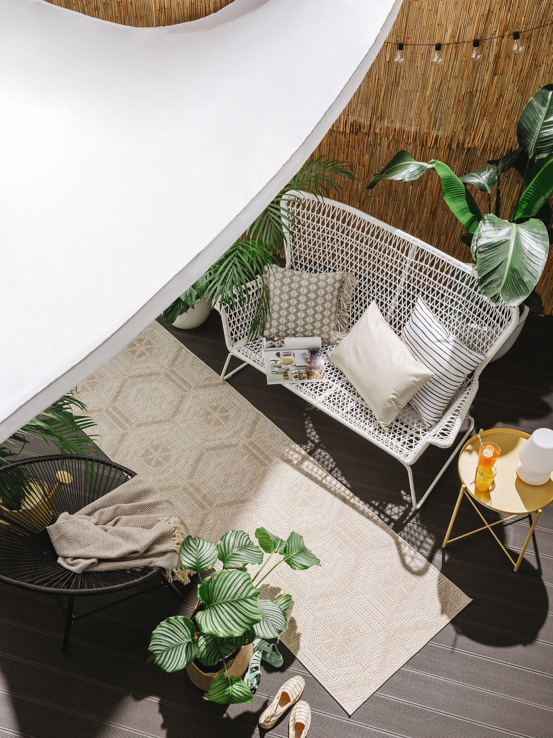 Rug made of 100% Polypropylene in White with a 1- 5 mm high pile by benuta Nest
