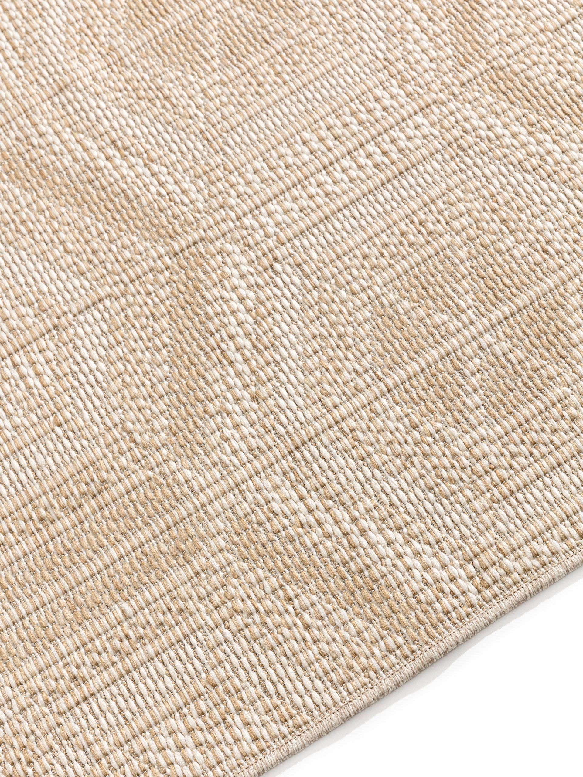 Rug made of 100% Polypropylene in White with a 1- 5 mm high pile by benuta Nest