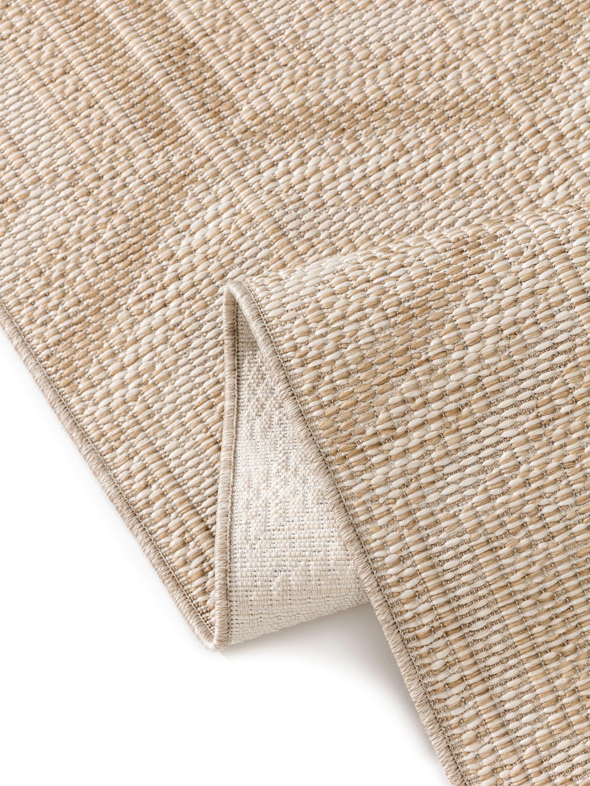 Rug made of 100% Polypropylene in White with a 1- 5 mm high pile by benuta Nest