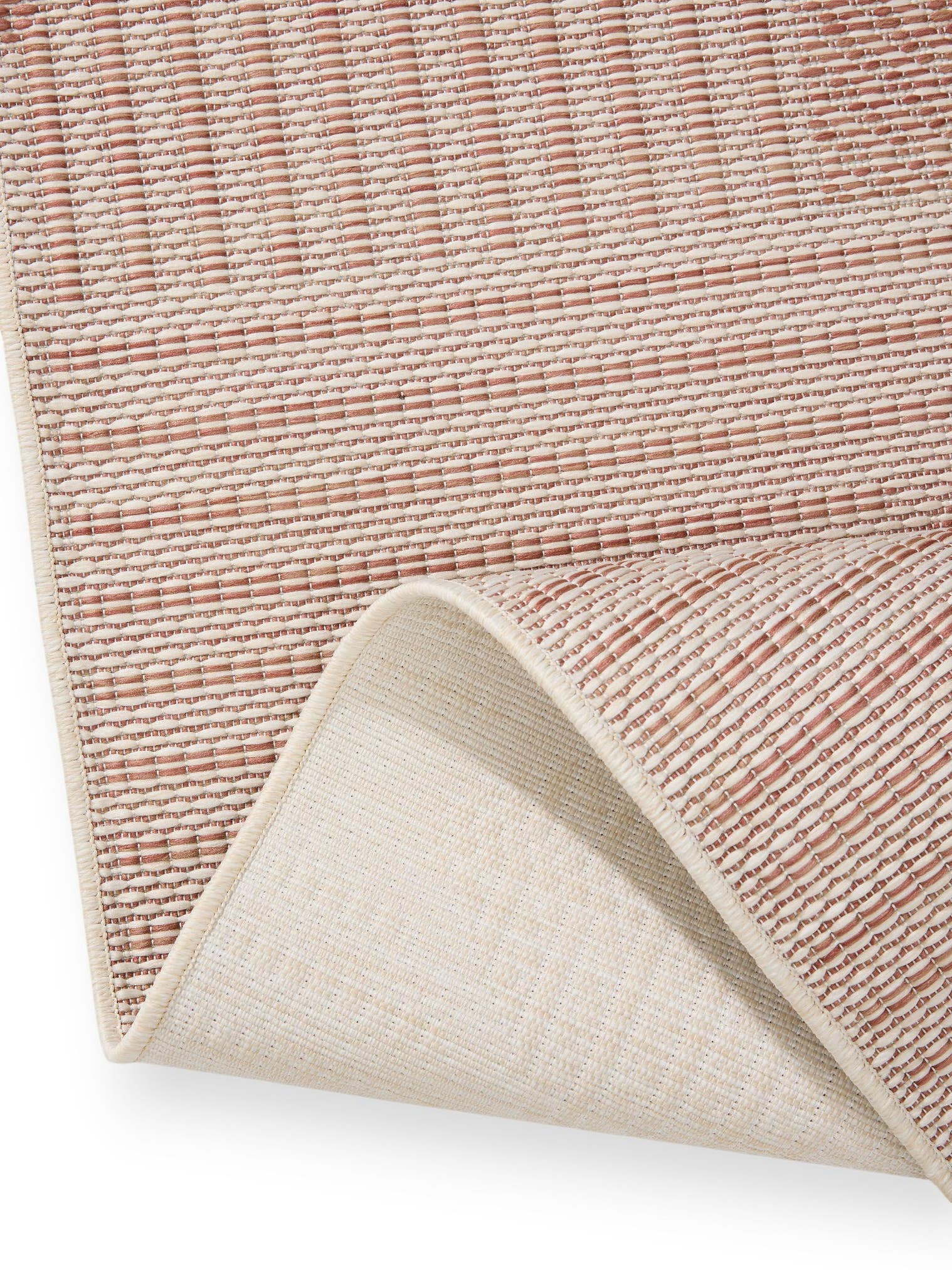 Teppich aus 100% Polypropylen in Braun mit bis 5 mm hohem Flor von benuta Nest