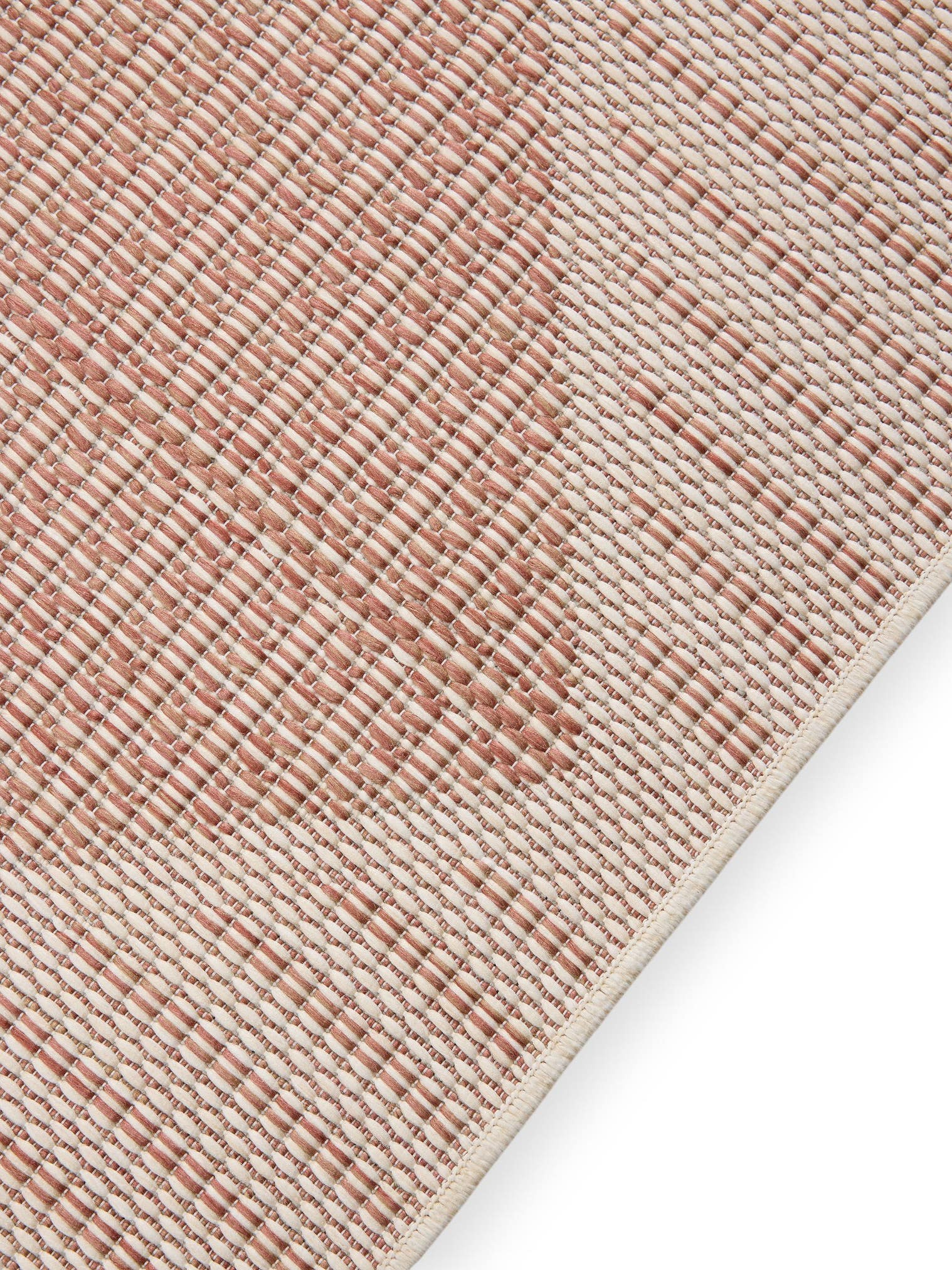 Teppich aus 100% Polypropylen in Braun mit bis 5 mm hohem Flor von benuta Nest