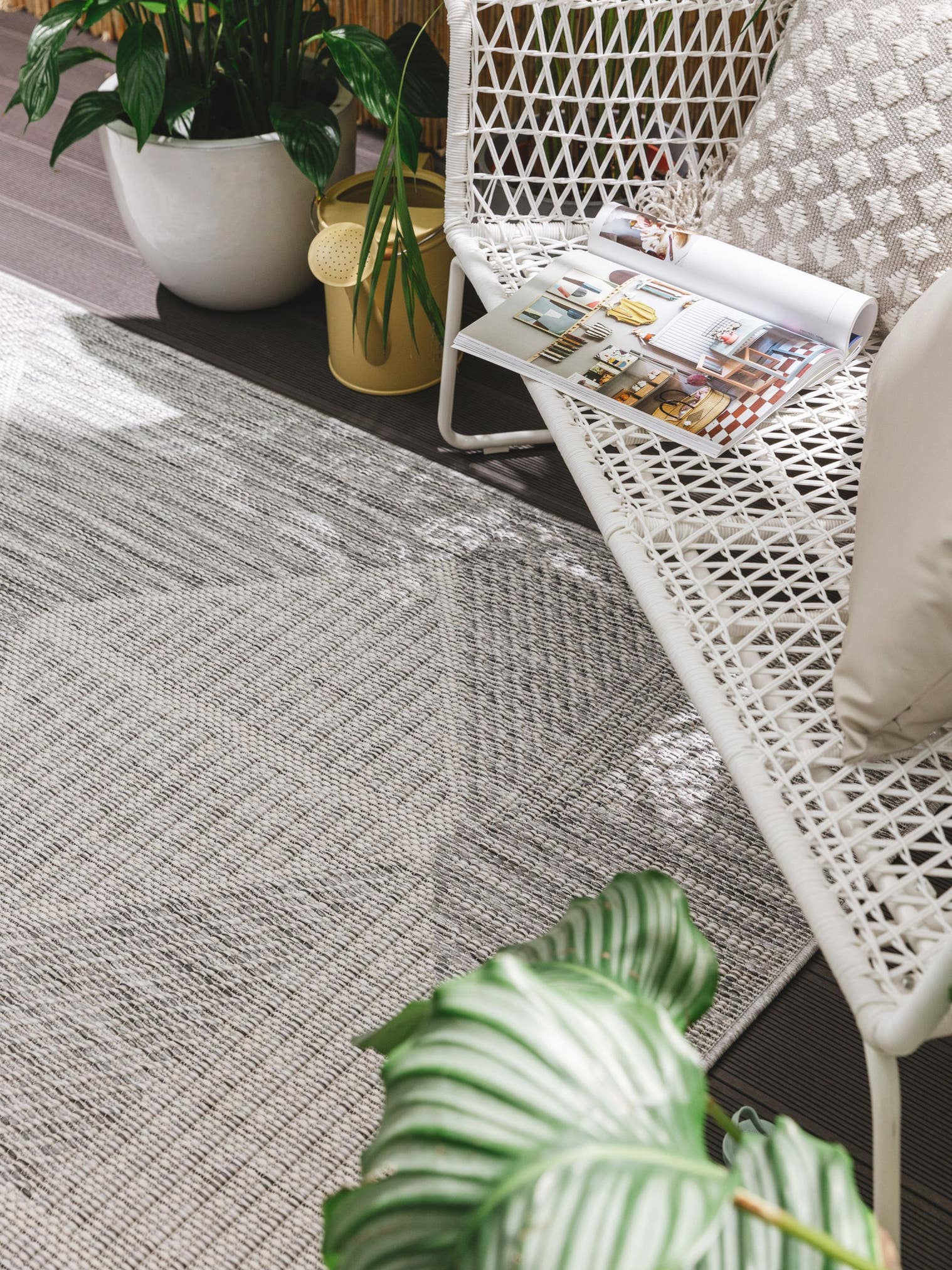 Teppich aus 100% Polypropylen in Grau mit bis 5 mm hohem Flor von benuta Nest