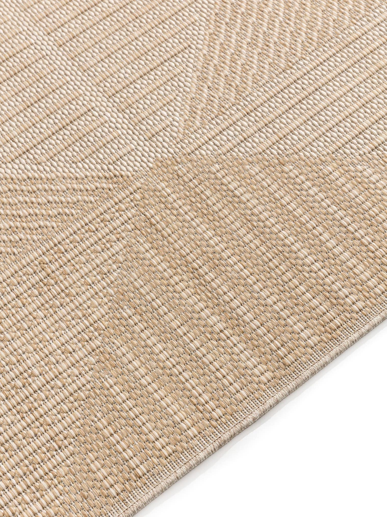 Teppich aus 100% Polypropylen in Weiß mit bis 5 mm hohem Flor von benuta Nest