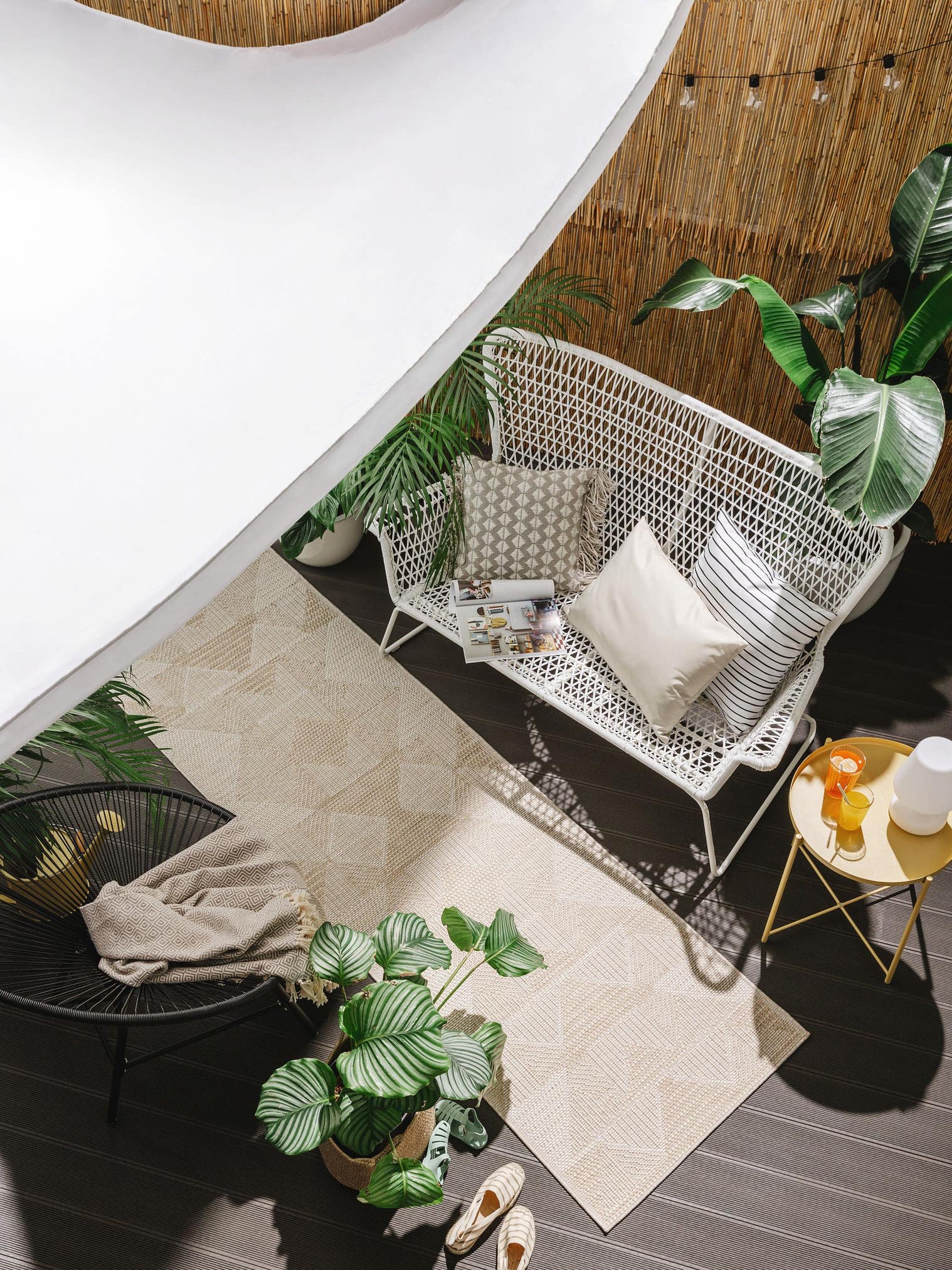 Teppich aus 100% Polypropylen in Weiß mit bis 5 mm hohem Flor von benuta Nest