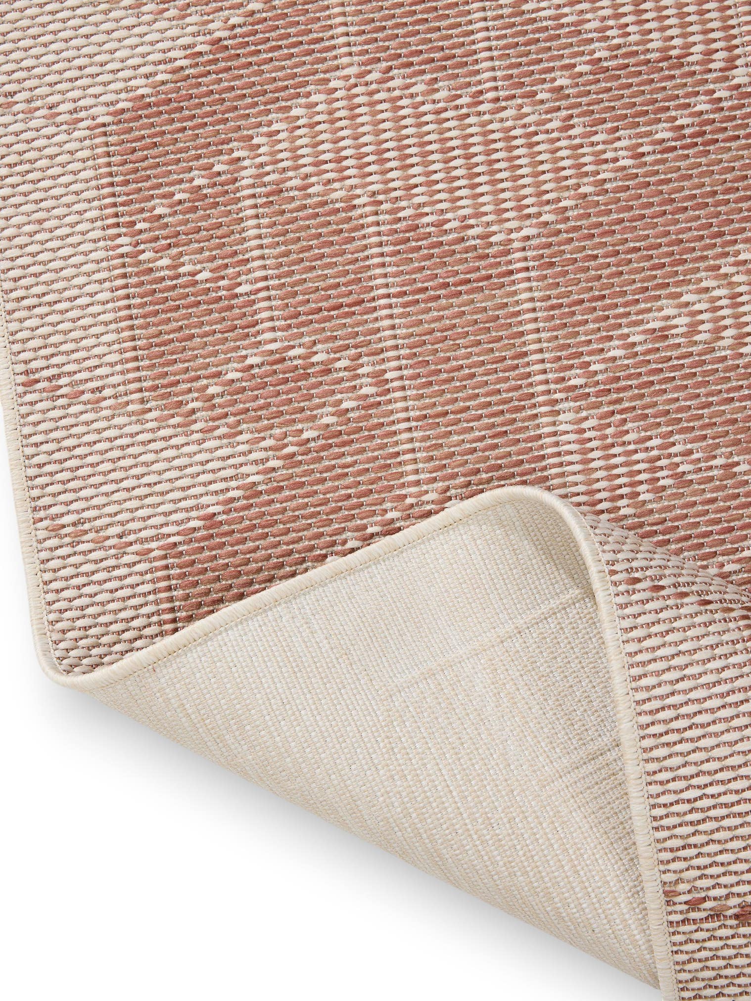Teppich aus 100% Polypropylen in Braun mit bis 5 mm hohem Flor von benuta Nest