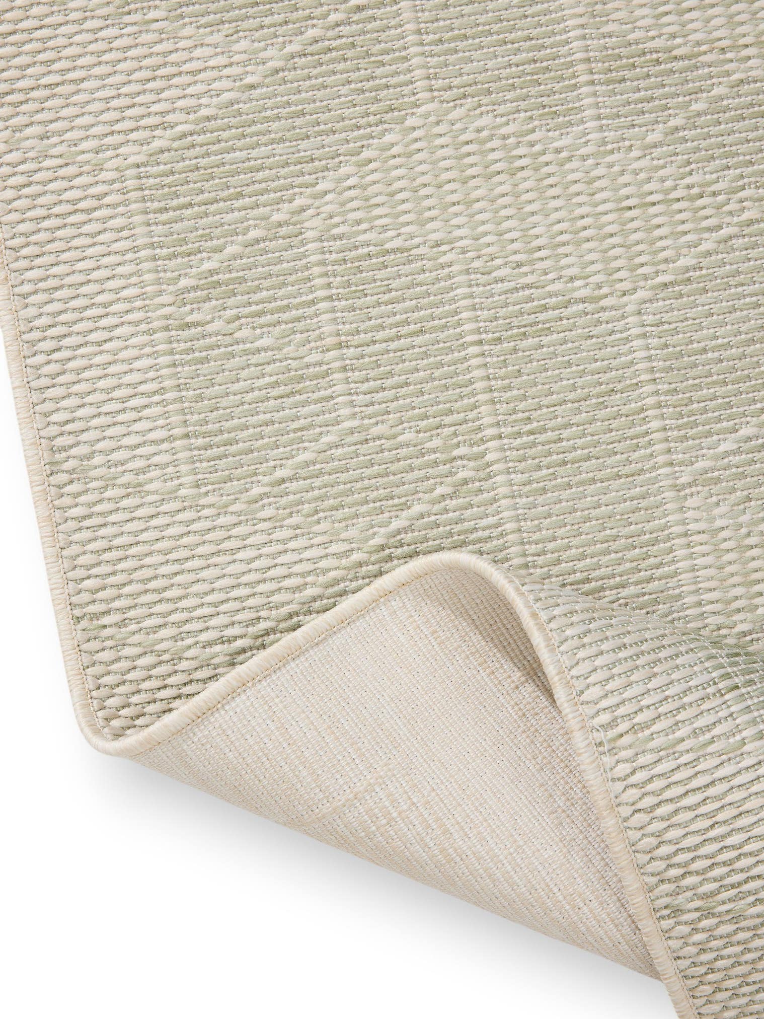 Teppich aus 100% Polypropylen in Grün mit bis 5 mm hohem Flor von benuta Nest