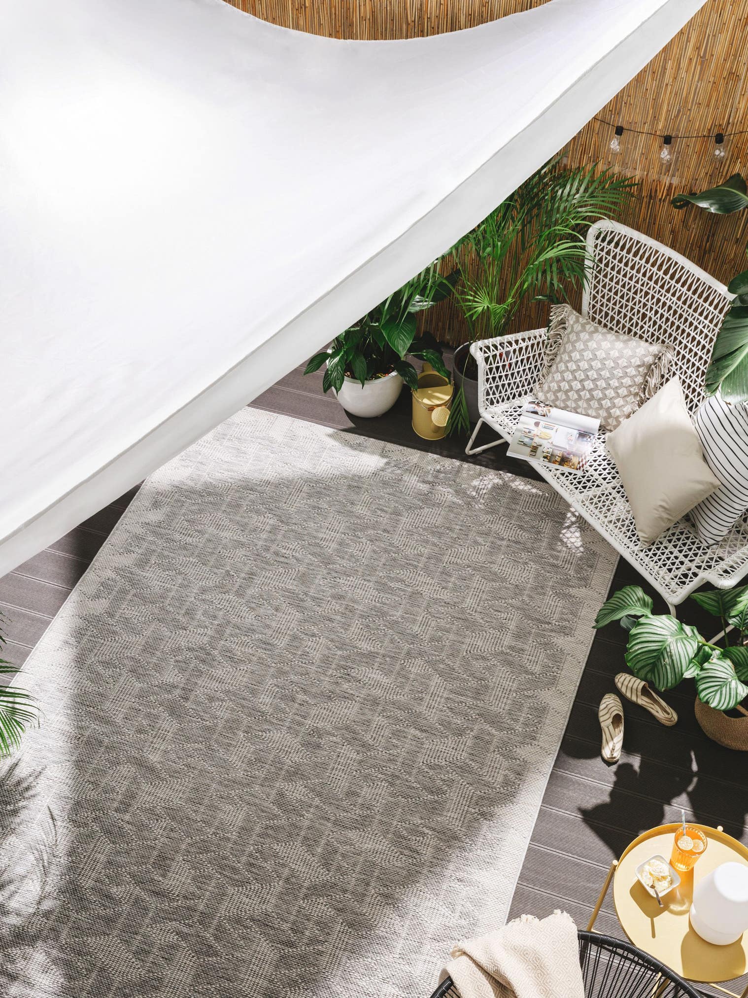 Teppich aus 100% Polypropylen in Grau mit bis 5 mm hohem Flor von benuta Nest