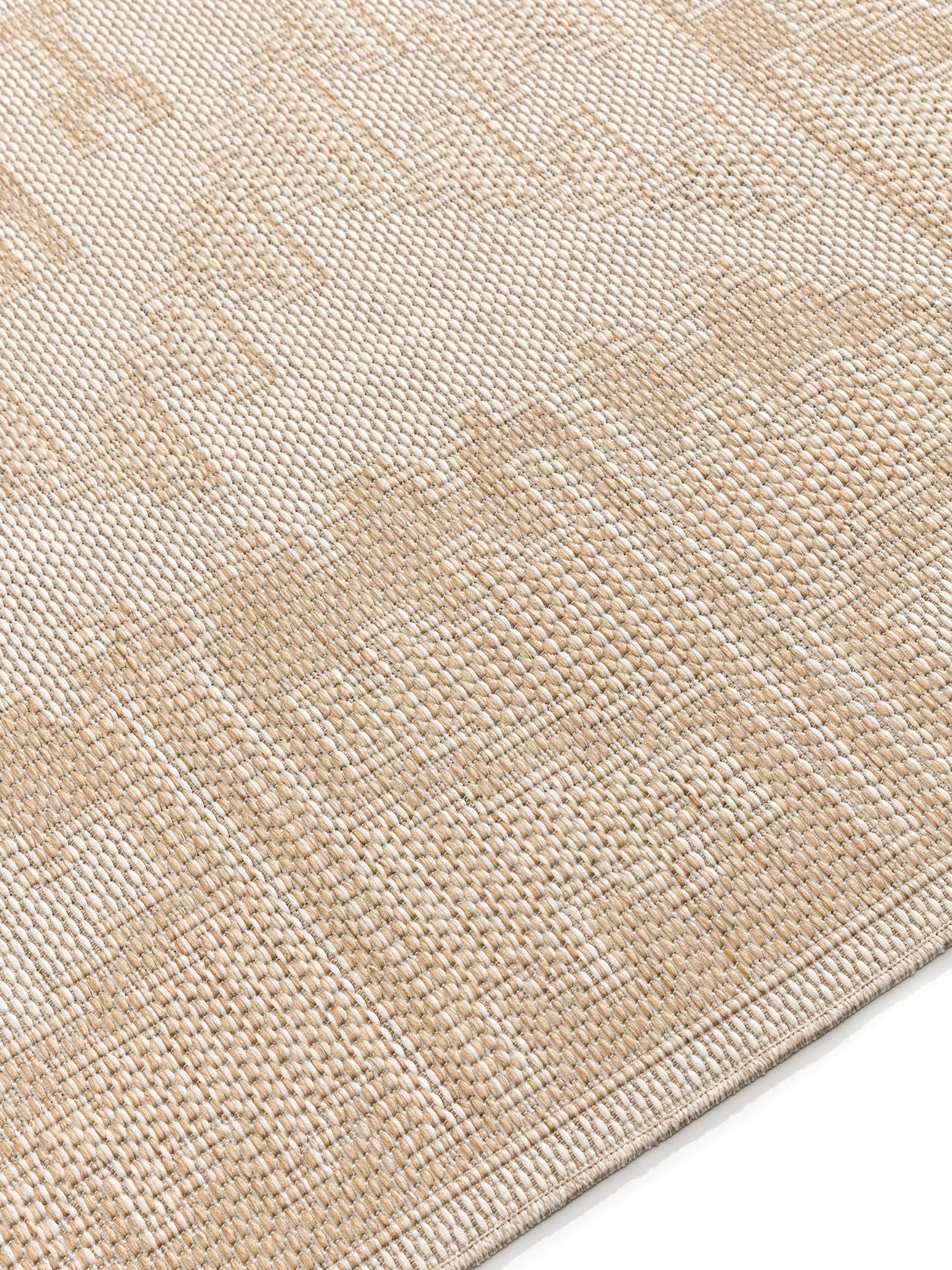 Rug made of 100% Polypropylene in White with a 1- 5 mm high pile by benuta Nest