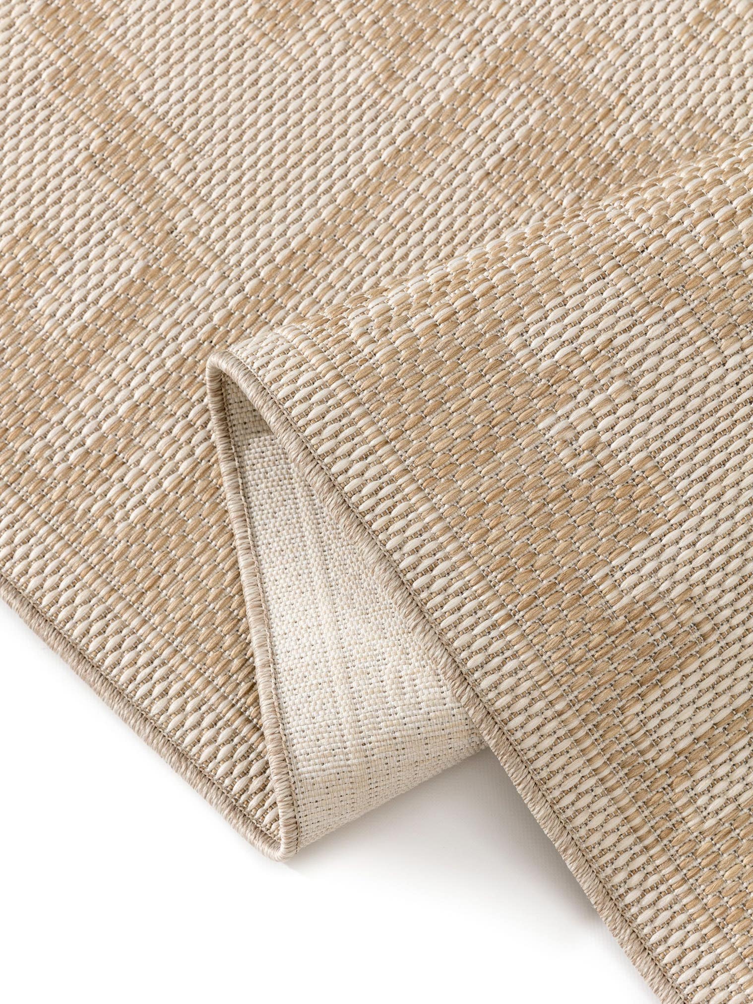 Rug made of 100% Polypropylene in White with a 1- 5 mm high pile by benuta Nest