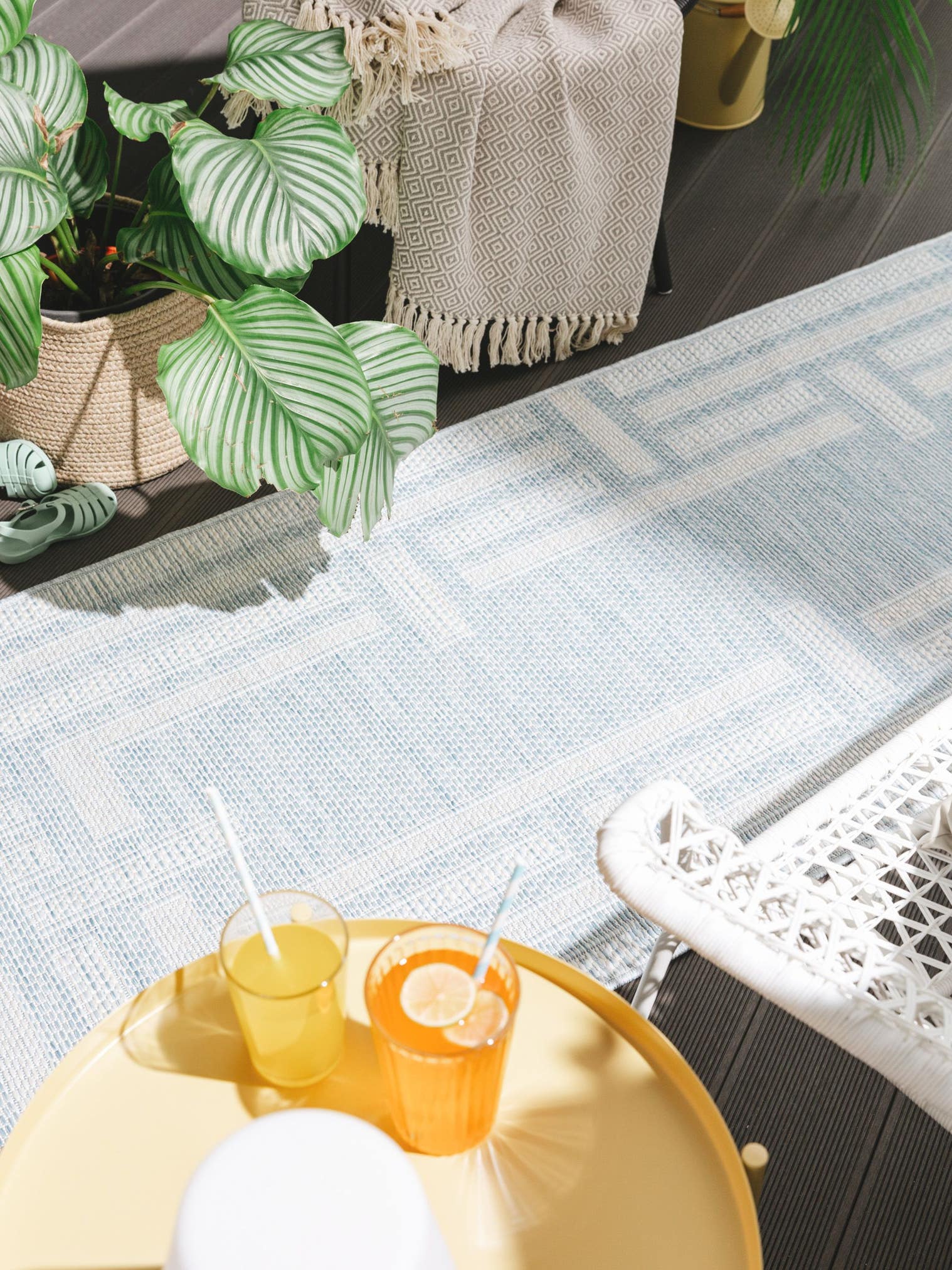 Rug made of 100% Polypropylene in Blue with a 1- 5 mm high pile by benuta Nest