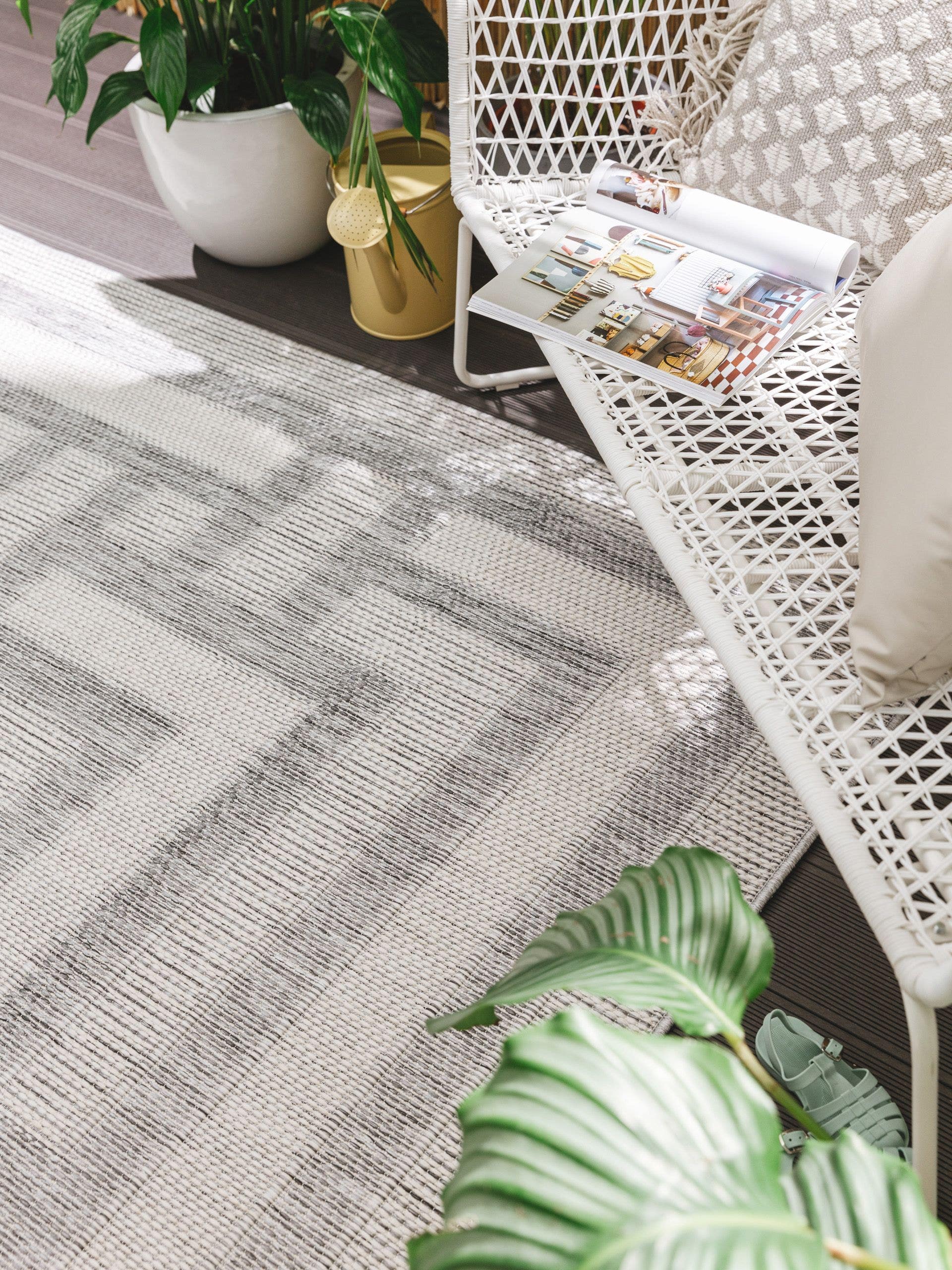 Rug made of 100% Polypropylene in Grey with a 1- 5 mm high pile by benuta Nest