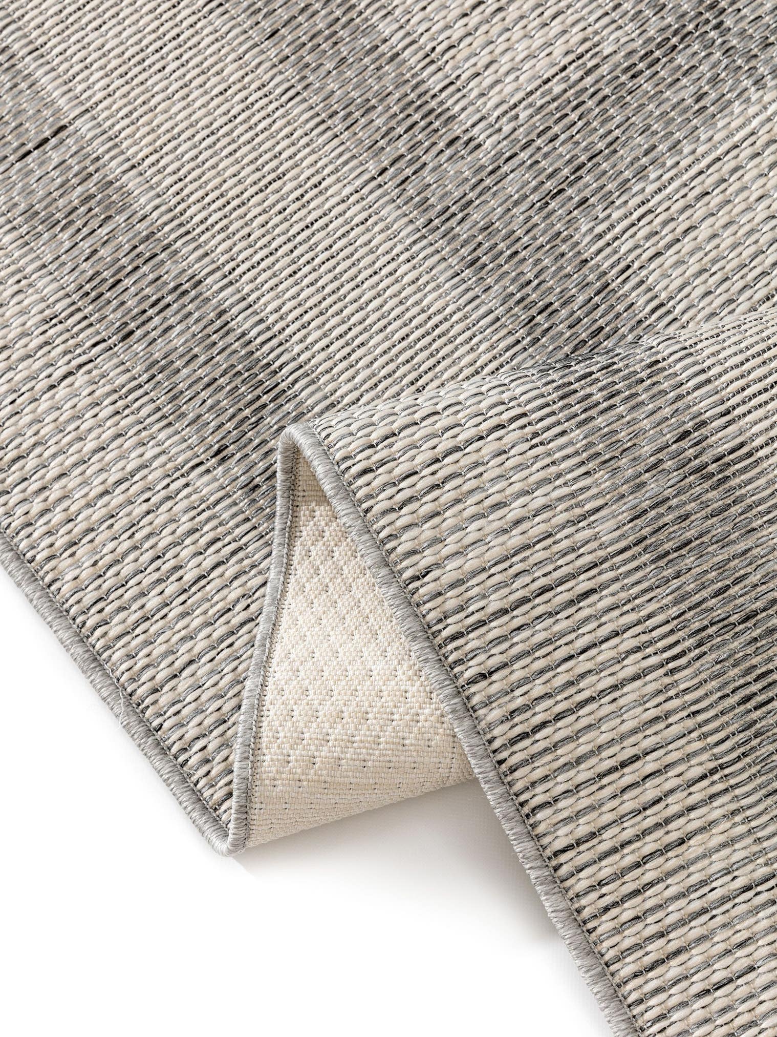 Rug made of 100% Polypropylene in Grey with a 1- 5 mm high pile by benuta Nest