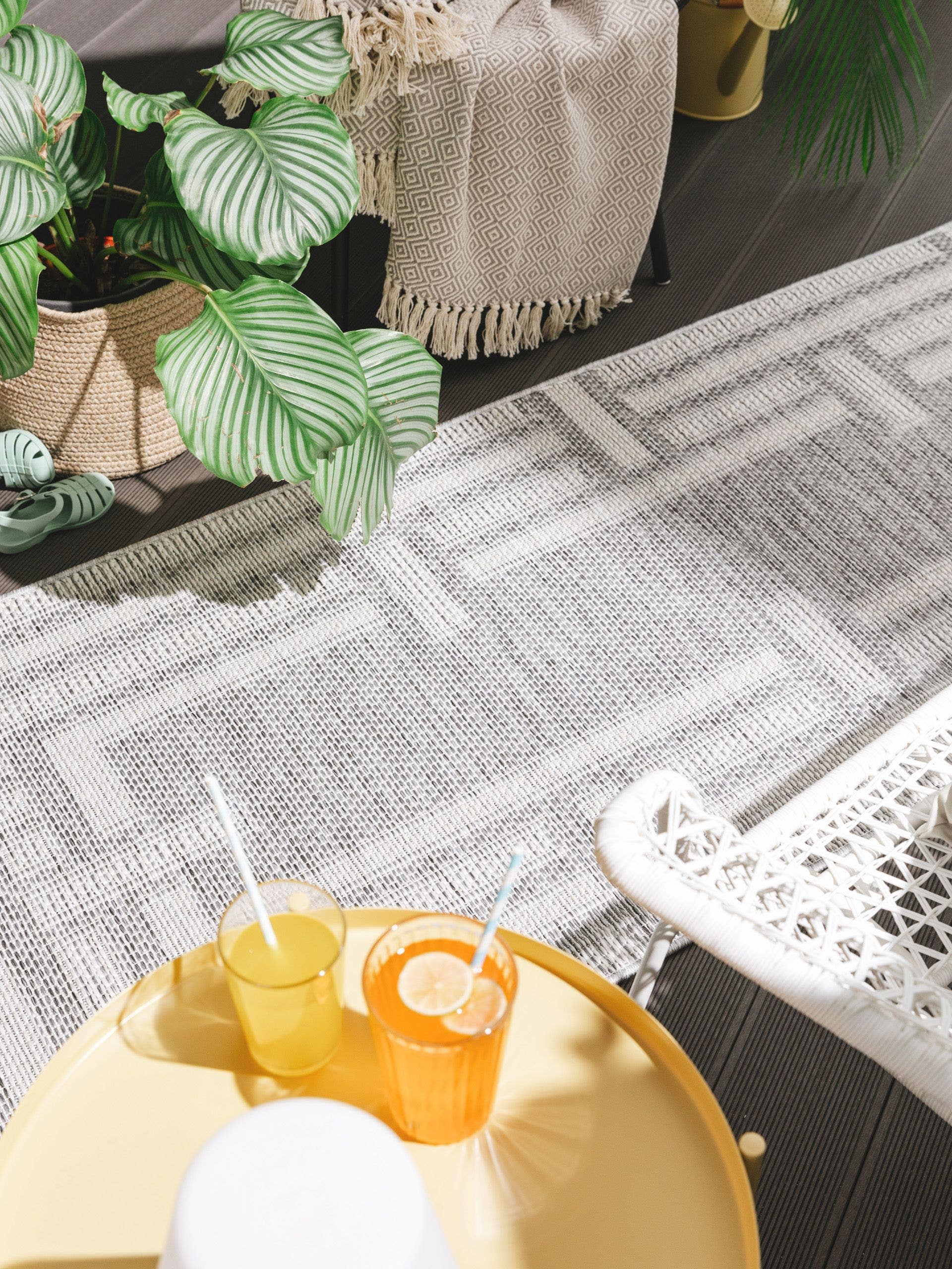 Rug made of 100% Polypropylene in Grey with a 1- 5 mm high pile by benuta Nest