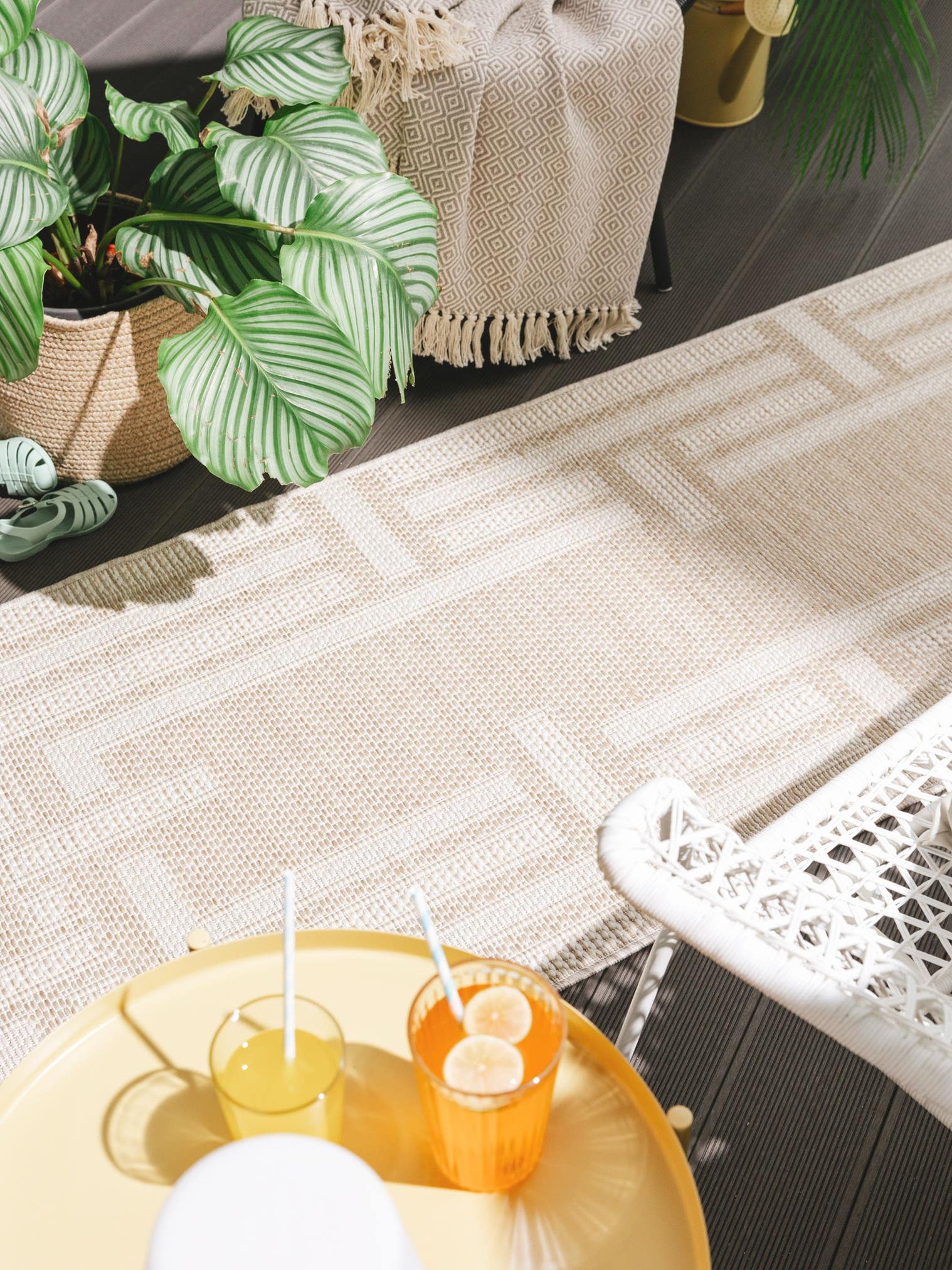 Rug made of 100% Polypropylene in Beige with a 1- 5 mm high pile by benuta Nest