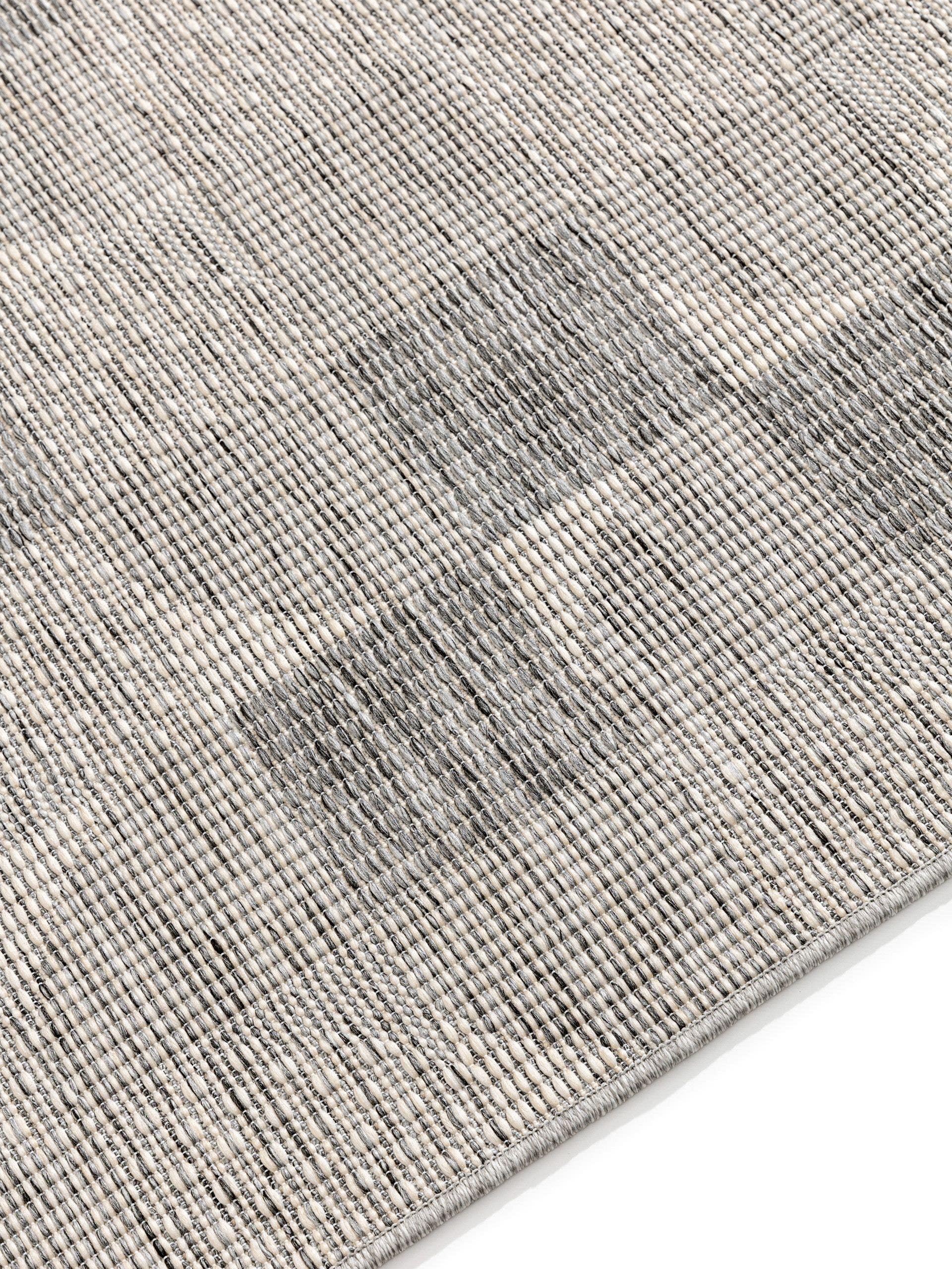 Rug made of 100% Polypropylene in Grey with a 1- 5 mm high pile by benuta Nest