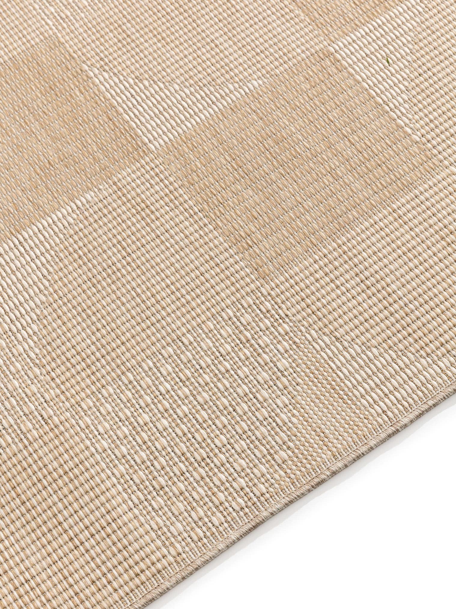 Rug made of 100% Polypropylene in White with a 1- 5 mm high pile by benuta Nest