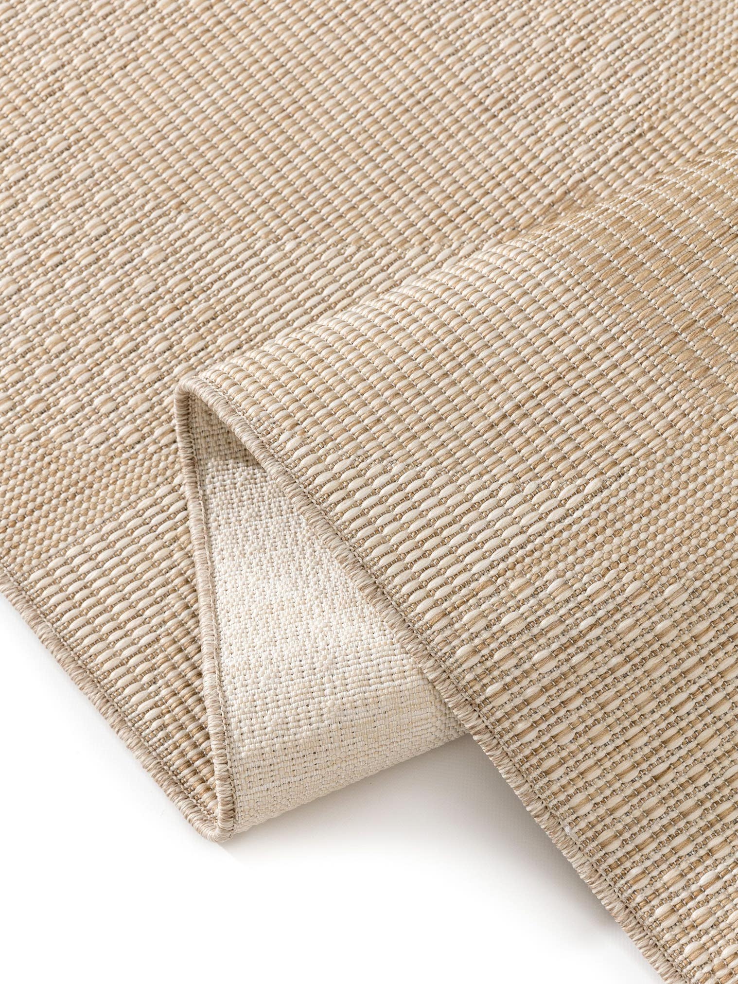 Rug made of 100% Polypropylene in White with a 1- 5 mm high pile by benuta Nest