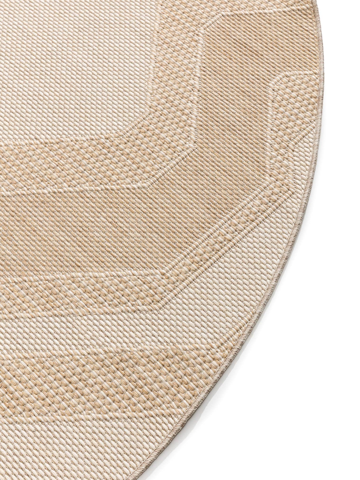 Teppich aus 100% Polypropylen in Weiß mit bis 5 mm hohem Flor von benuta Nest
