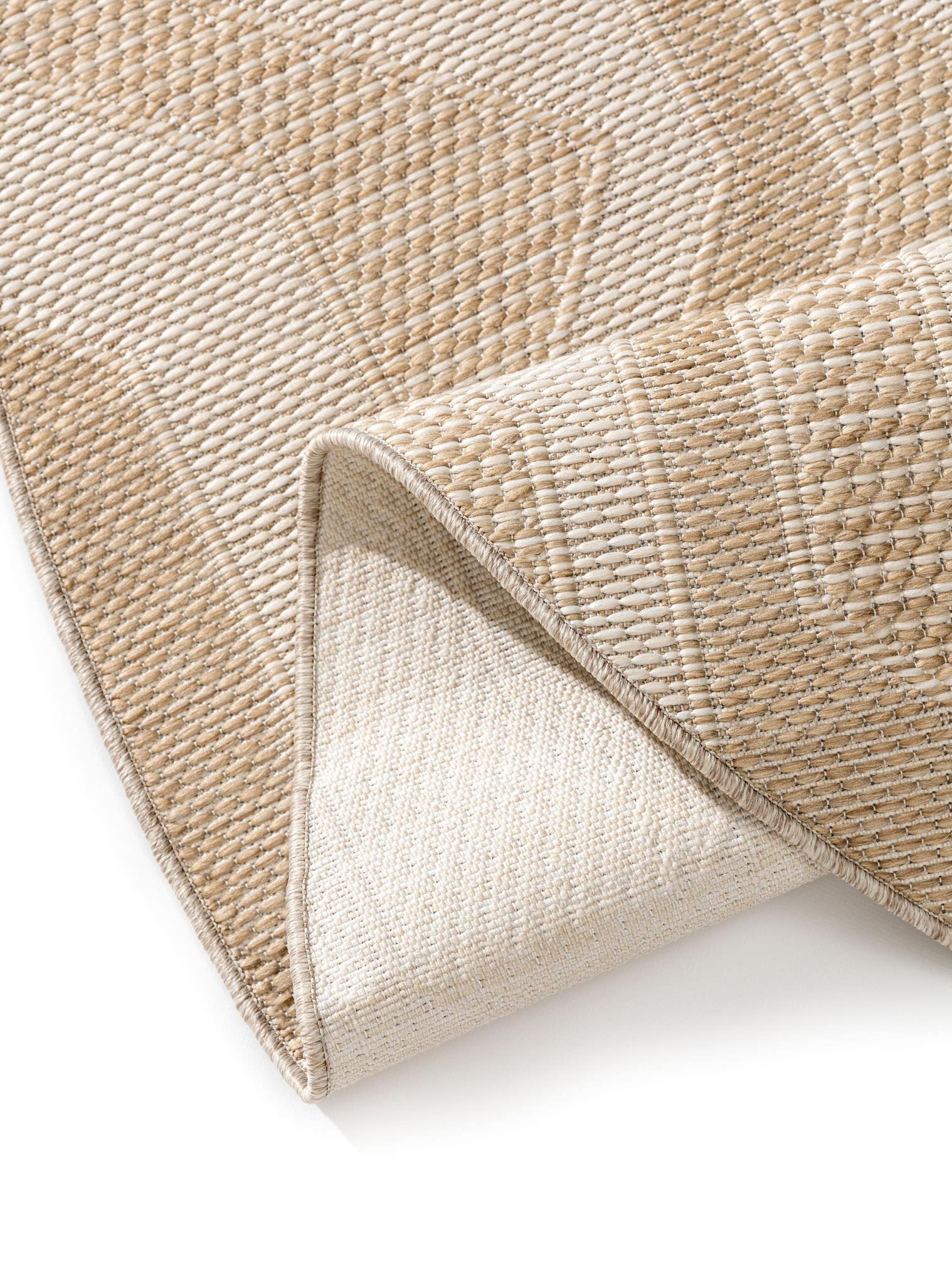 Teppich aus 100% Polypropylen in Weiß mit bis 5 mm hohem Flor von benuta Nest
