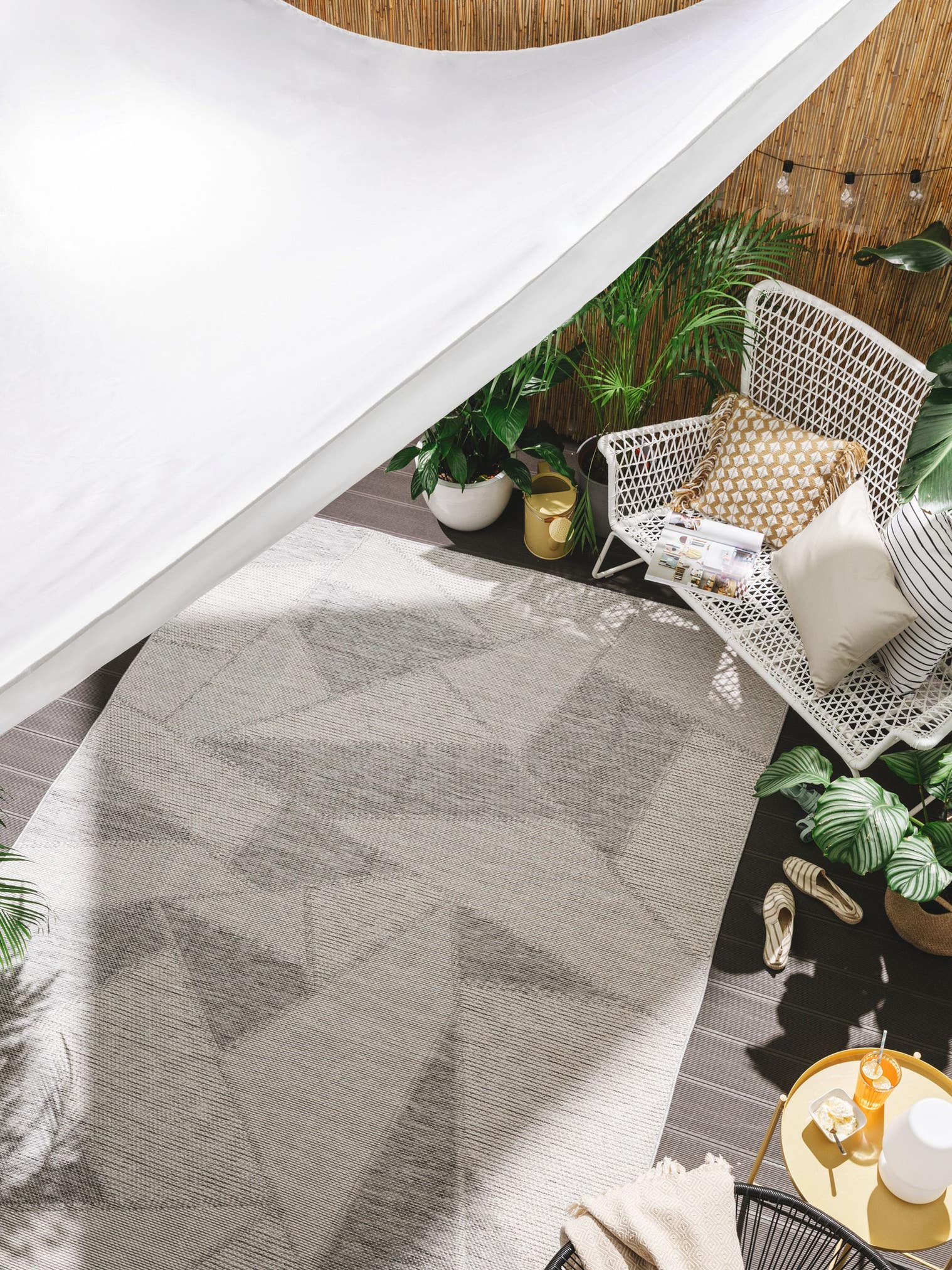 Teppich aus 100% Polypropylen in Grau mit bis 5 mm hohem Flor von benuta Nest